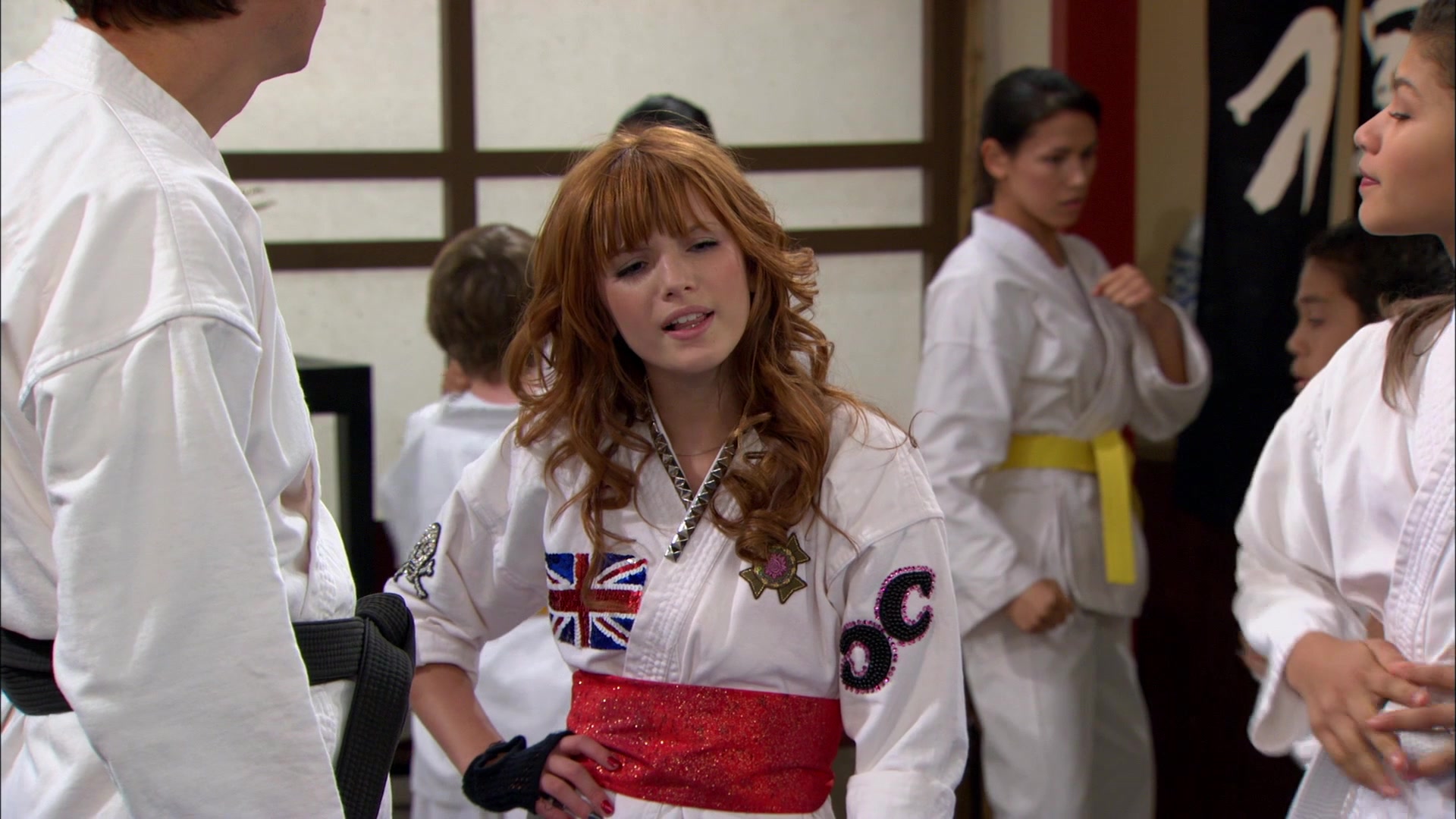 Shake_It_Up_S01E05_1080p_BTD_002703.jpg