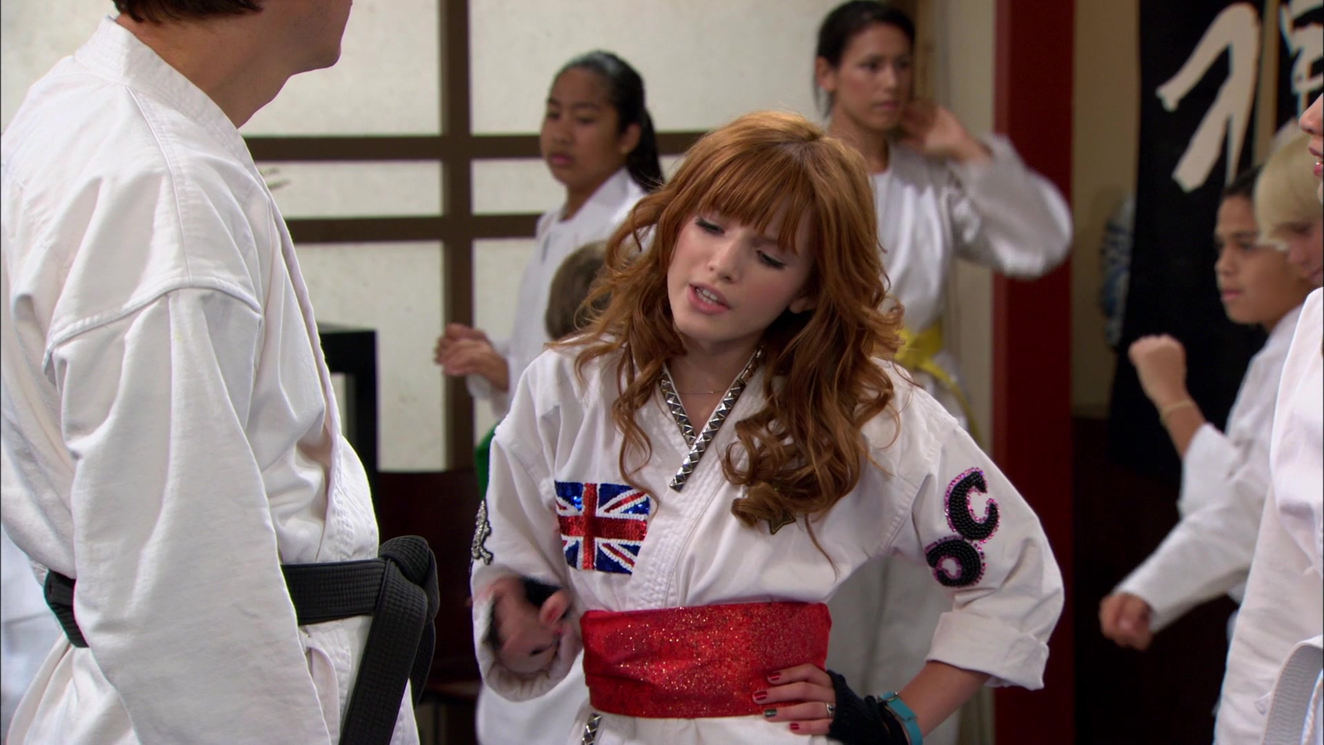 Shake_It_Up_S01E05_1080p_BTD_002712.jpg