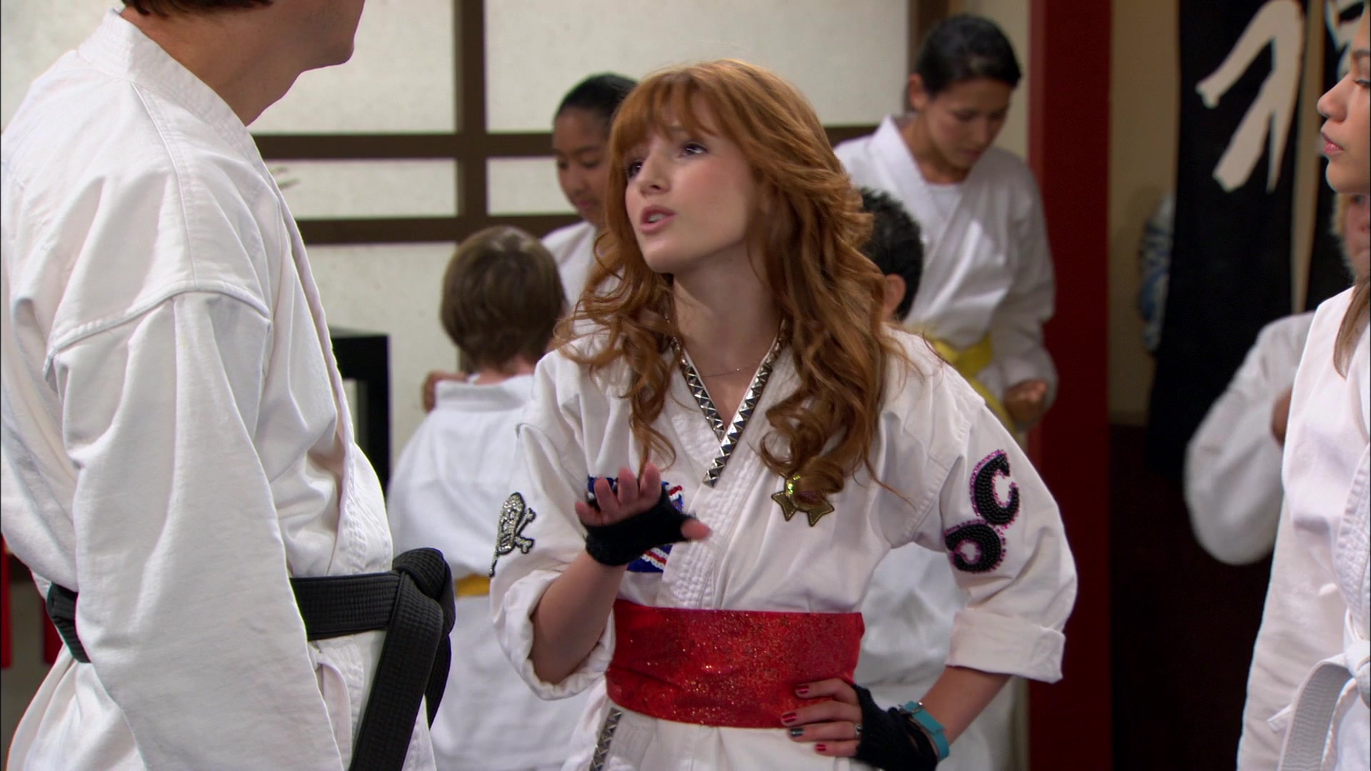 Shake_It_Up_S01E05_1080p_BTD_002717.jpg