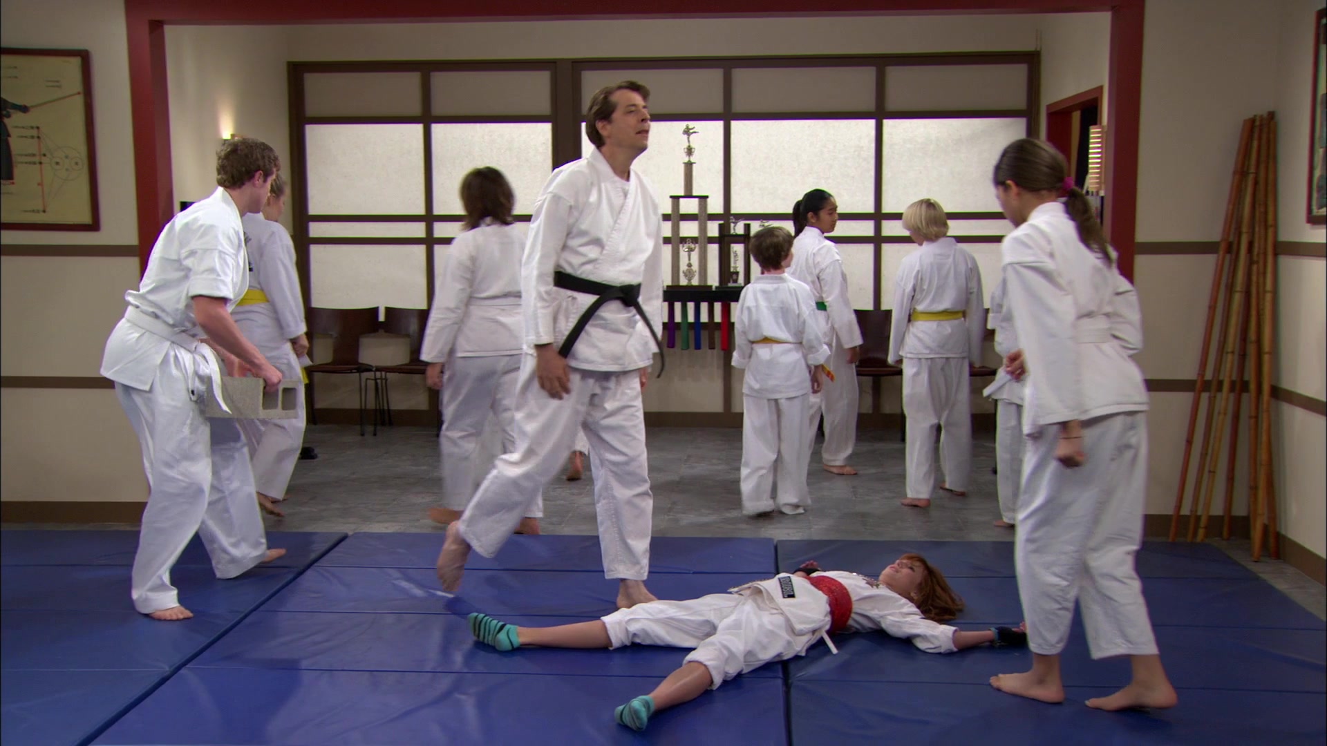 Shake_It_Up_S01E05_1080p_BTD_002825.jpg Shake_It_Up_S01E05_1080p_BTD_002825.jpg
