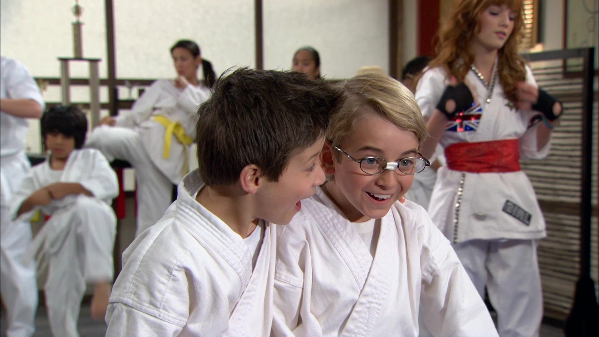 Shake_It_Up_S01E05_1080p_BTD_002868.jpg