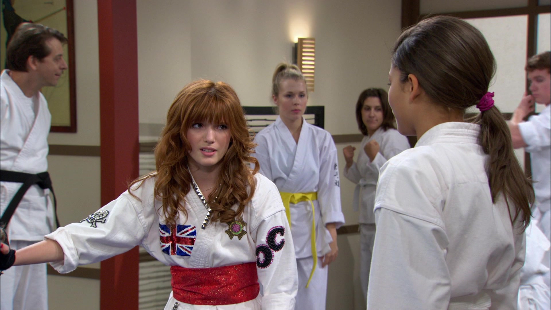 Shake_It_Up_S01E05_1080p_BTD_002910.jpg