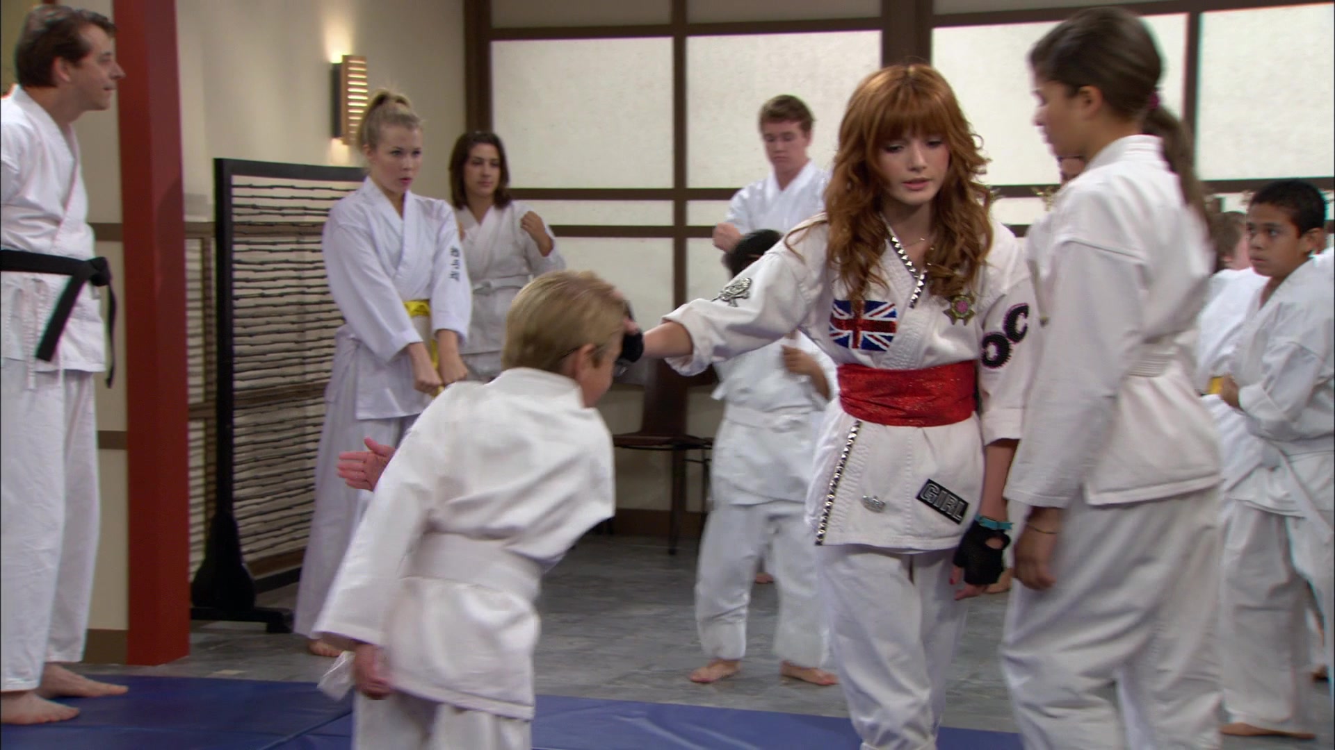 Shake_It_Up_S01E05_1080p_BTD_002915.jpg