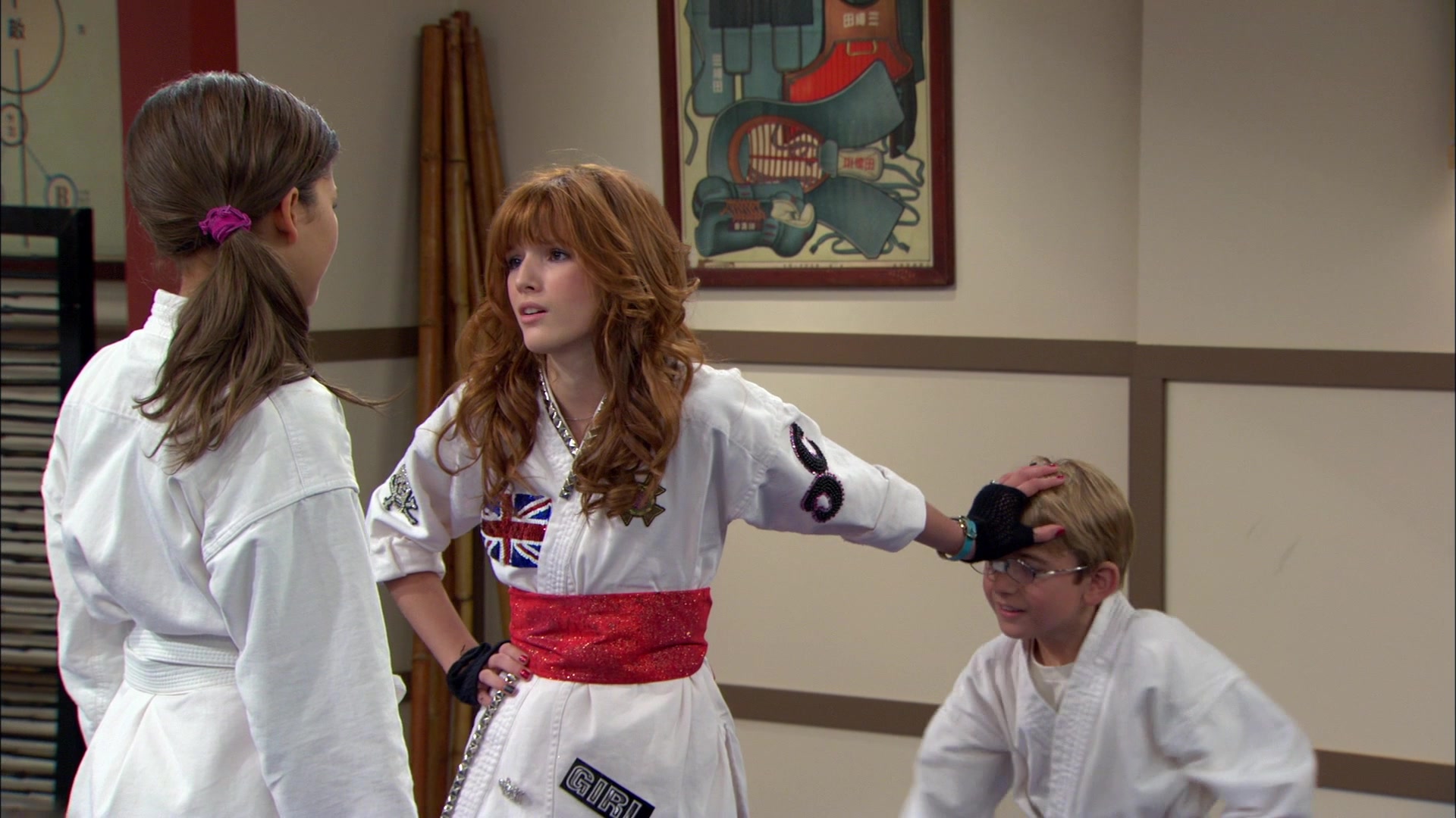 Shake_It_Up_S01E05_1080p_BTD_002935.jpg