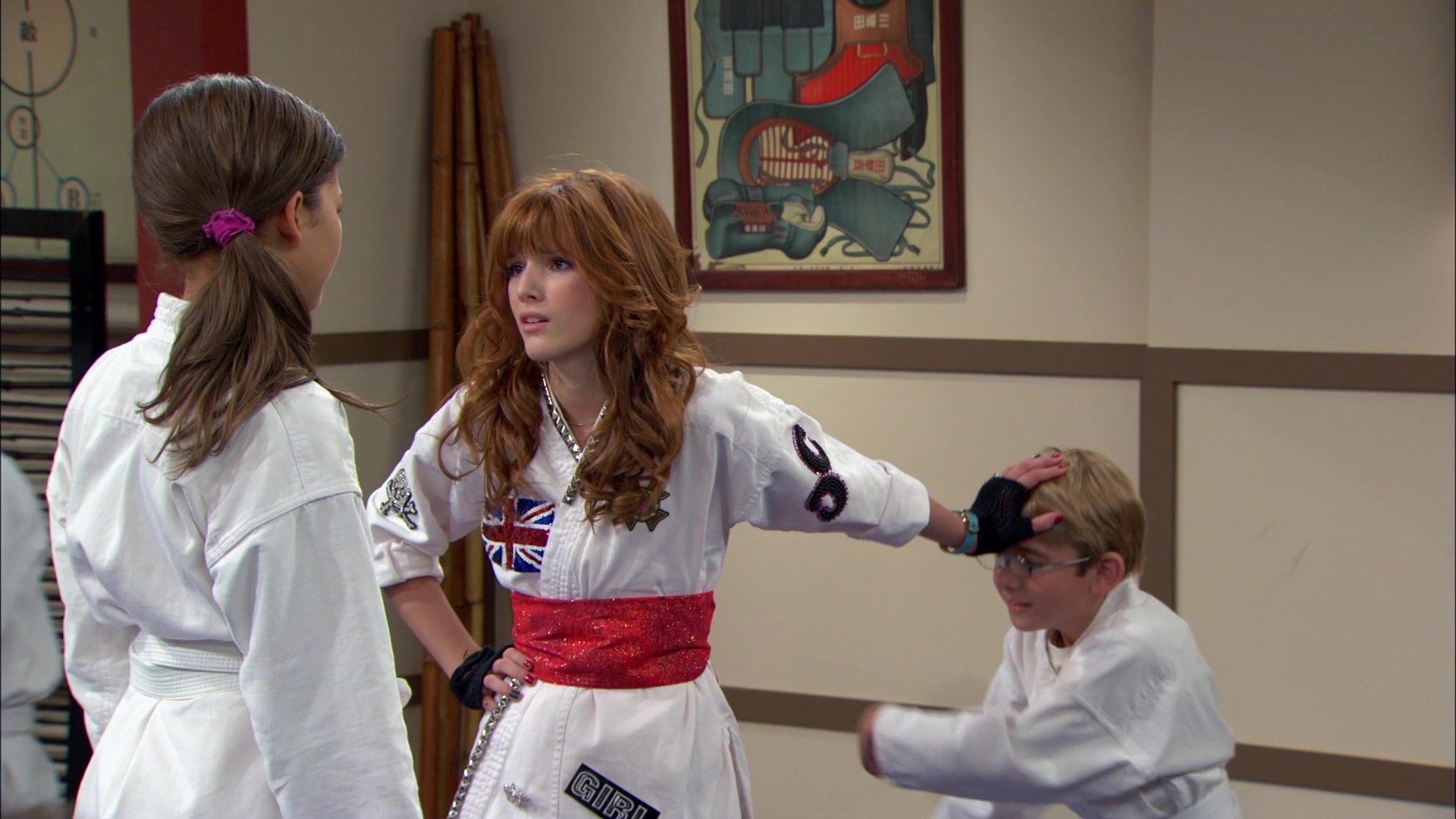 Shake_It_Up_S01E05_1080p_BTD_002936.jpg