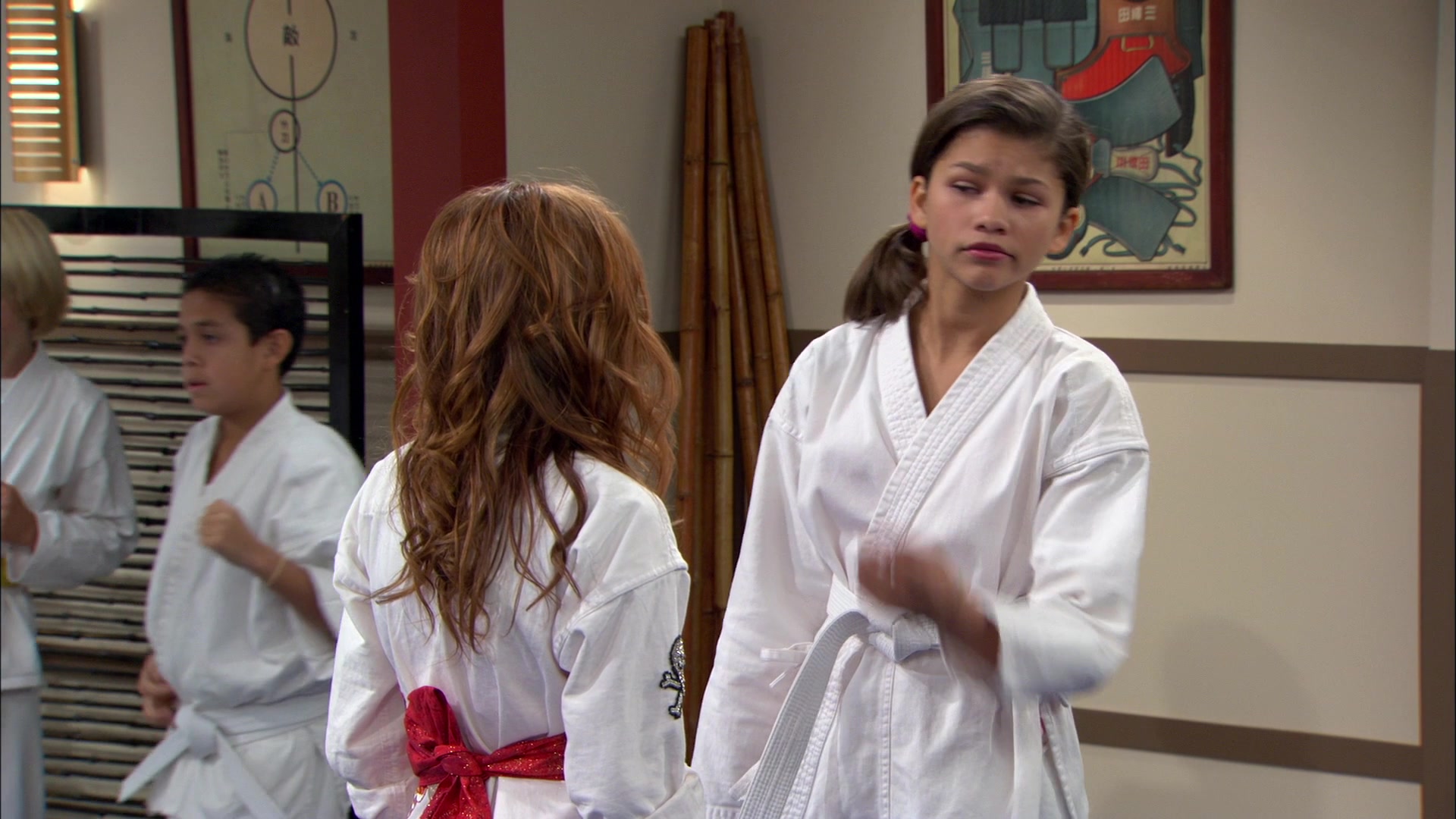 Shake_It_Up_S01E05_1080p_BTD_002986.jpg