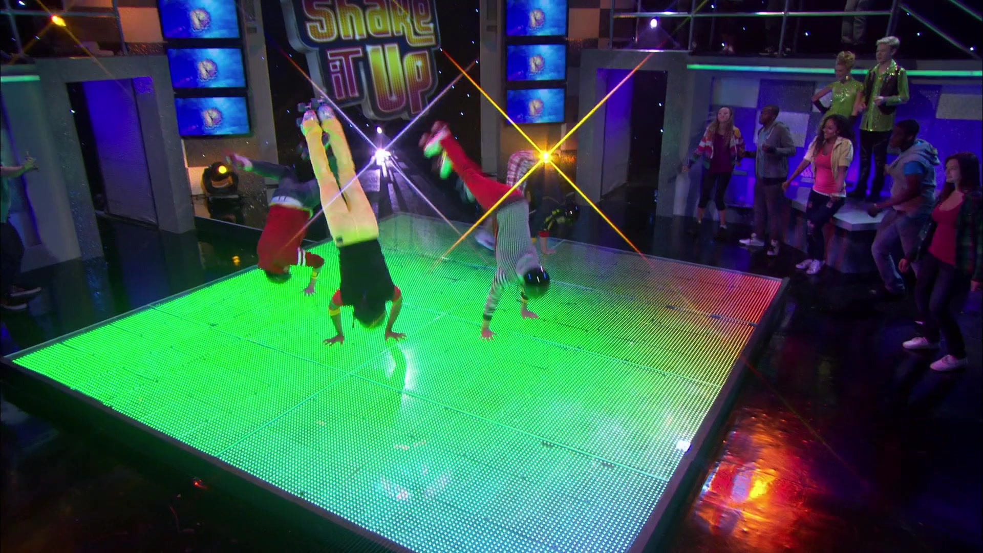 Shake_It_Up_S01E06_1080p_BTD_000062.jpg Shake_It_Up_S01E06_1080p_BTD_000062.jpg
