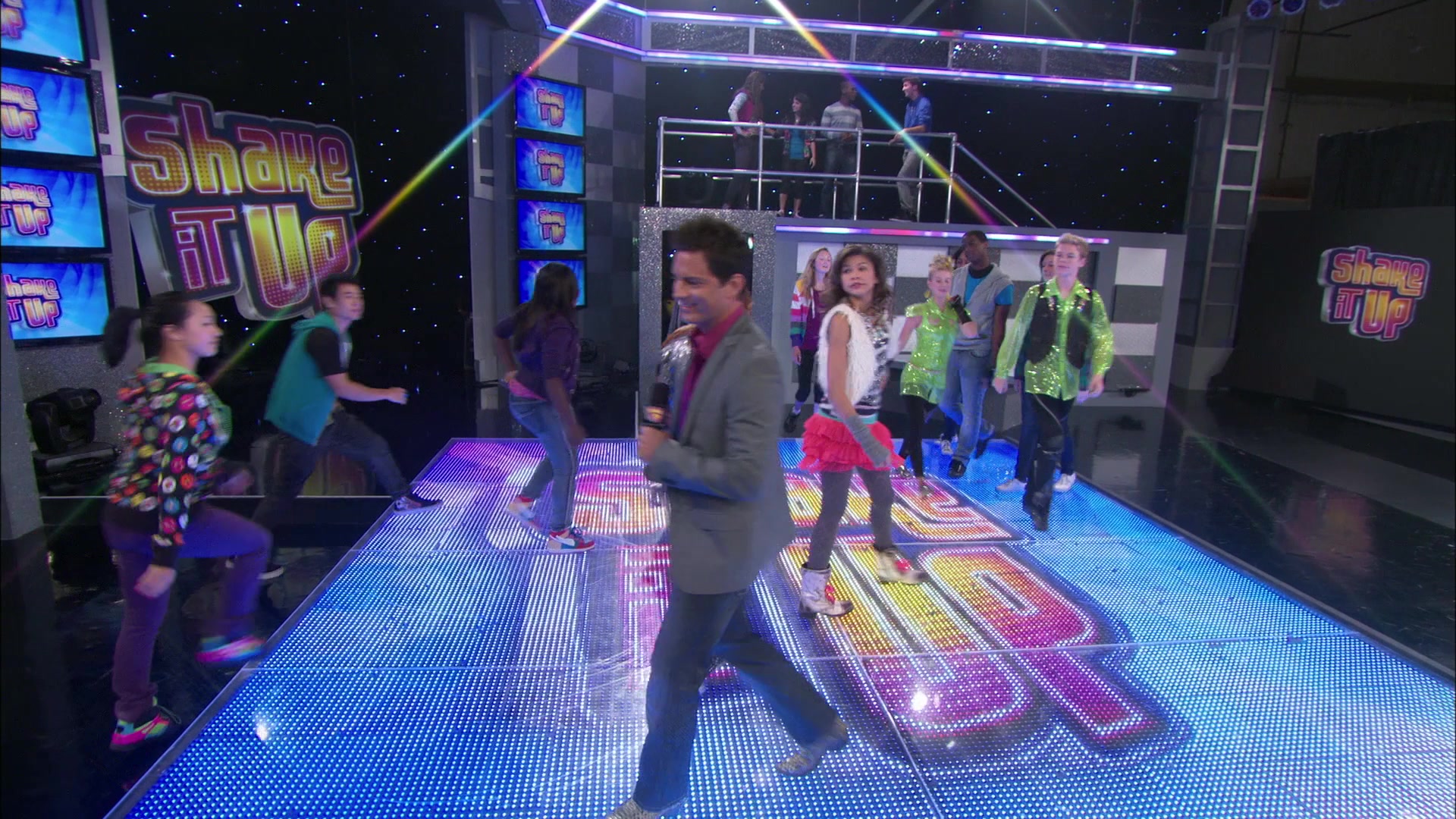Shake_It_Up_S01E06_1080p_BTD_000194.jpg