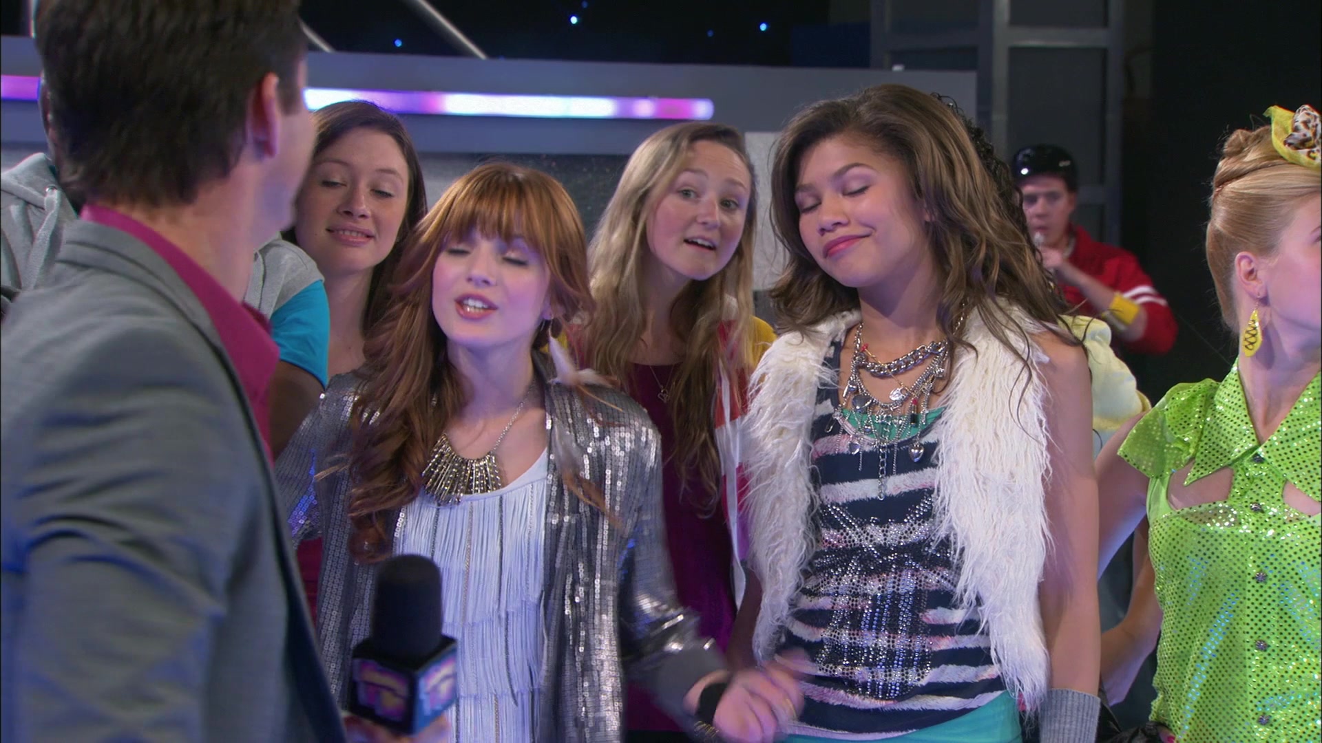 Shake_It_Up_S01E06_1080p_BTD_000211.jpg