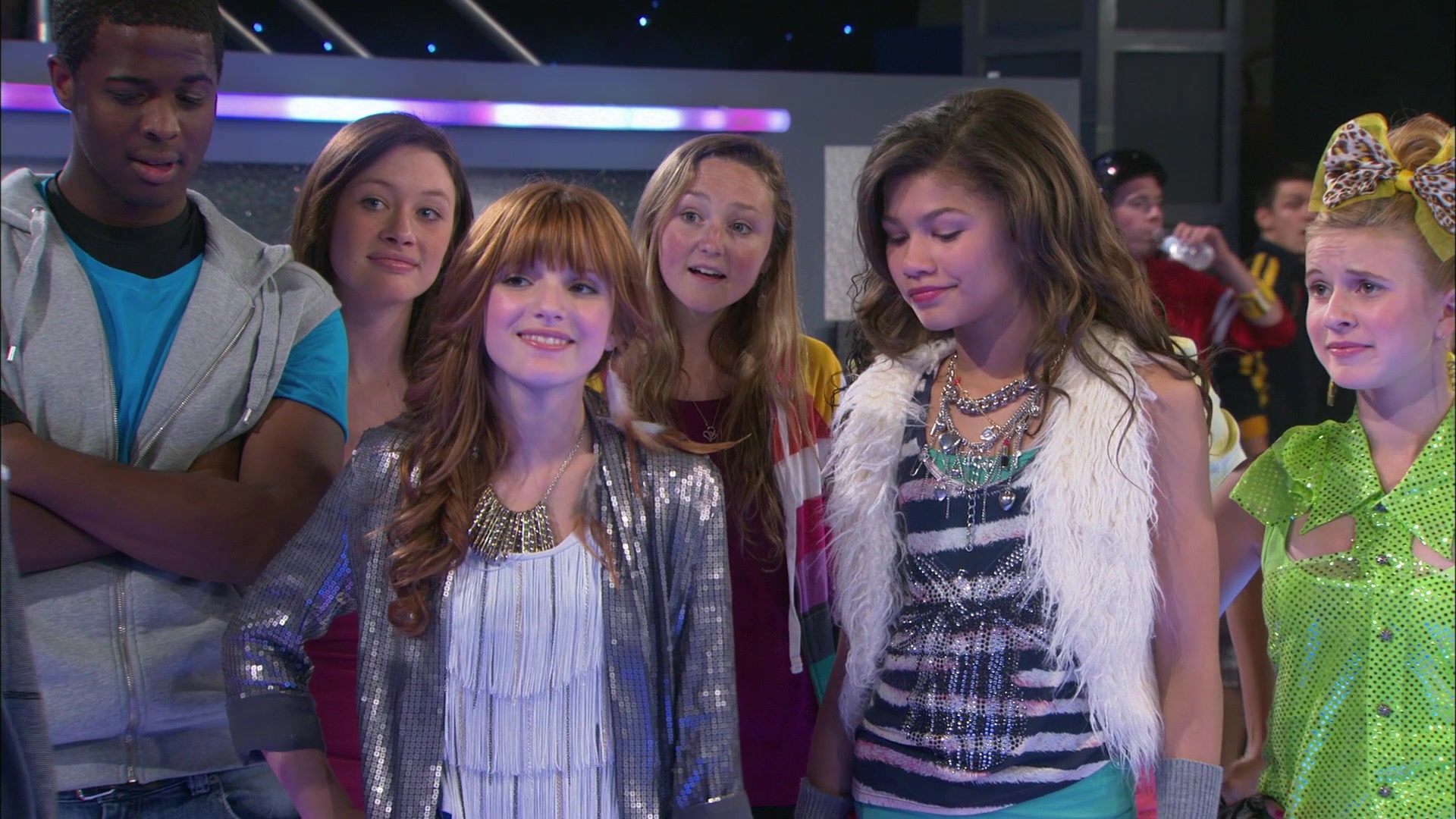 Shake_It_Up_S01E06_1080p_BTD_000214.jpg Shake_It_Up_S01E06_1080p_BTD_000214.jpg