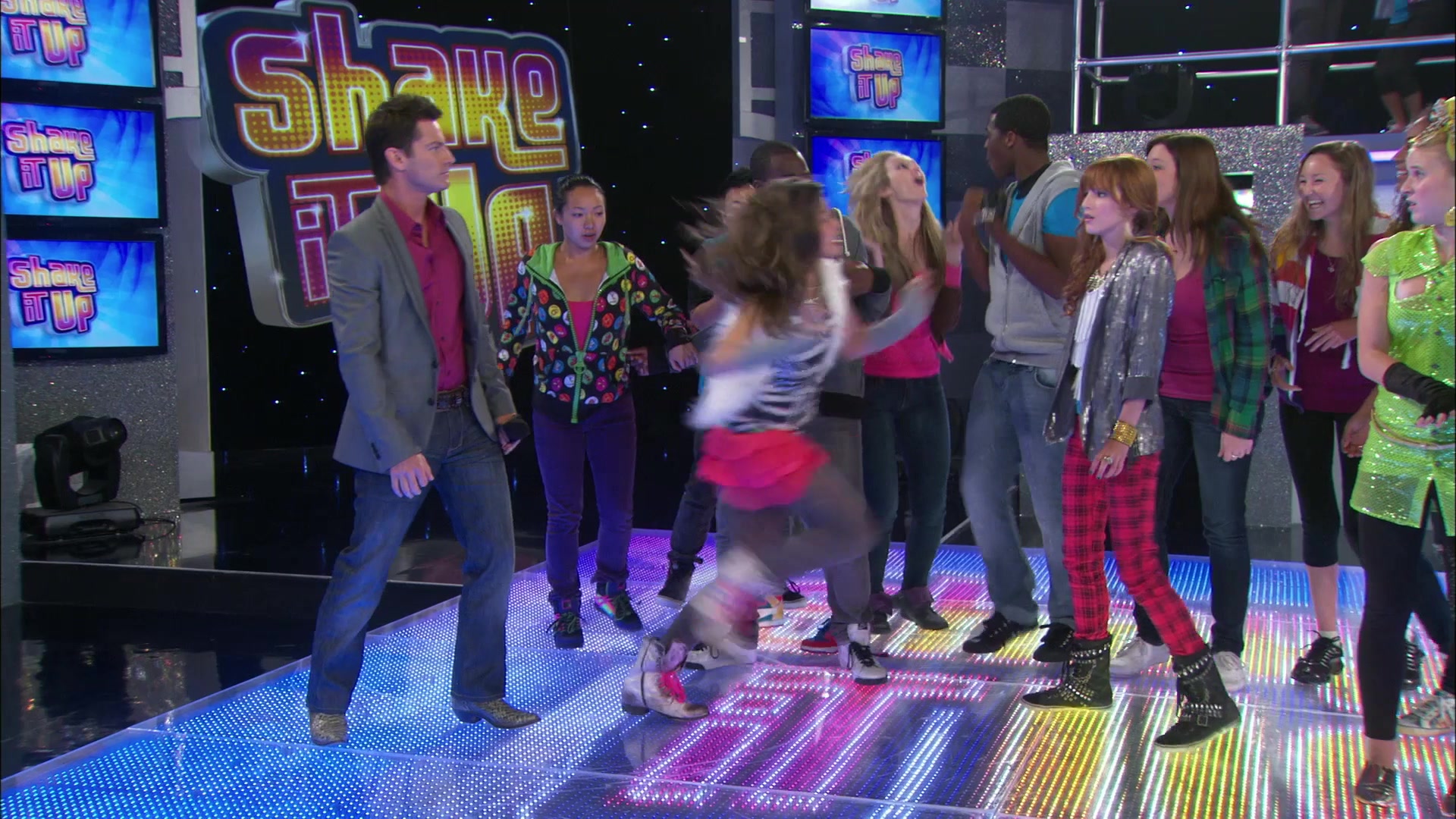 Shake_It_Up_S01E06_1080p_BTD_000249.jpg Shake_It_Up_S01E06_1080p_BTD_000249.jpg