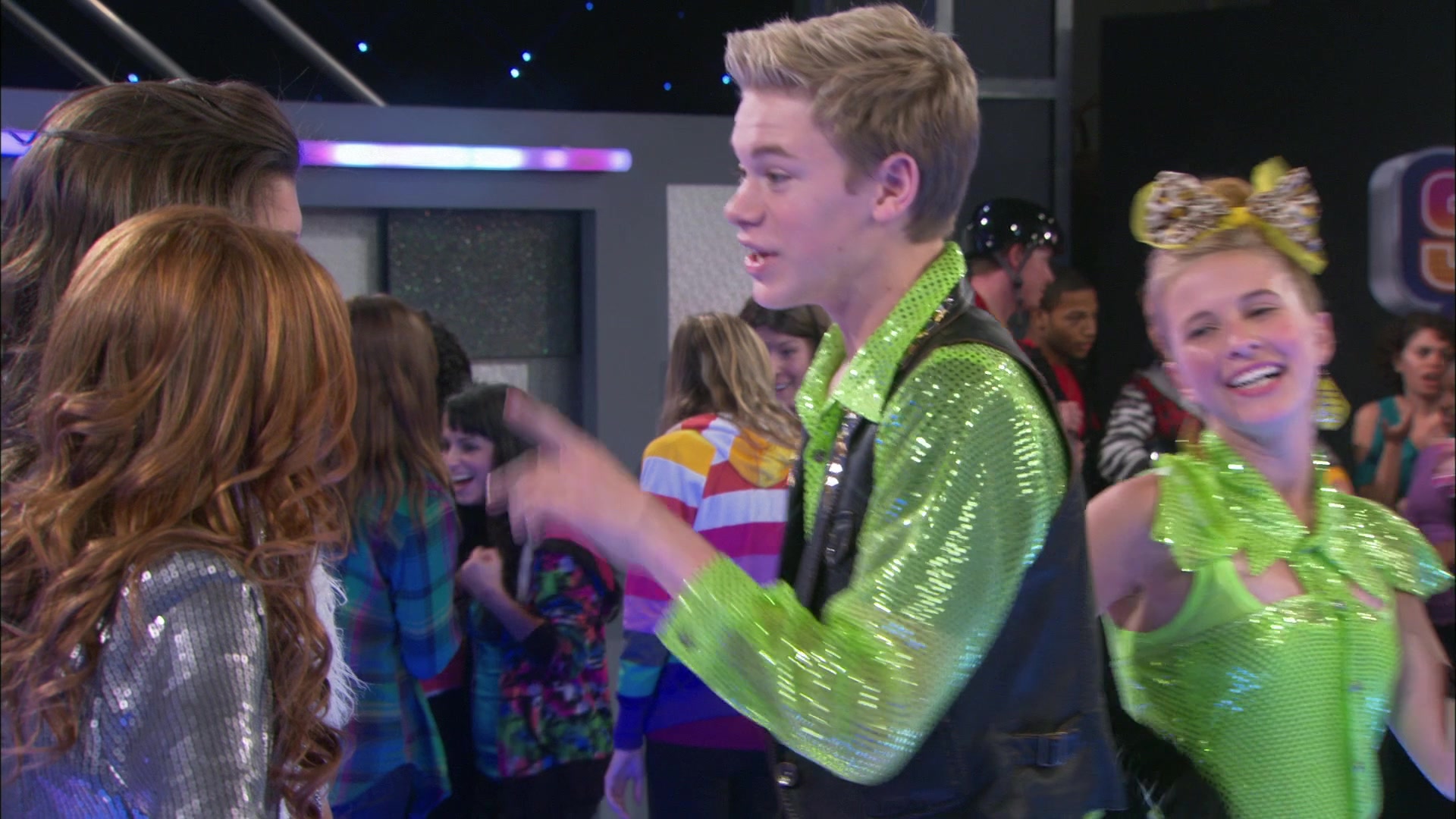 Shake_It_Up_S01E06_1080p_BTD_000302.jpg