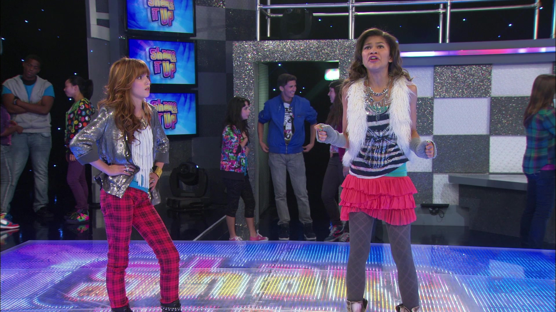 Shake_It_Up_S01E06_1080p_BTD_000340.jpg