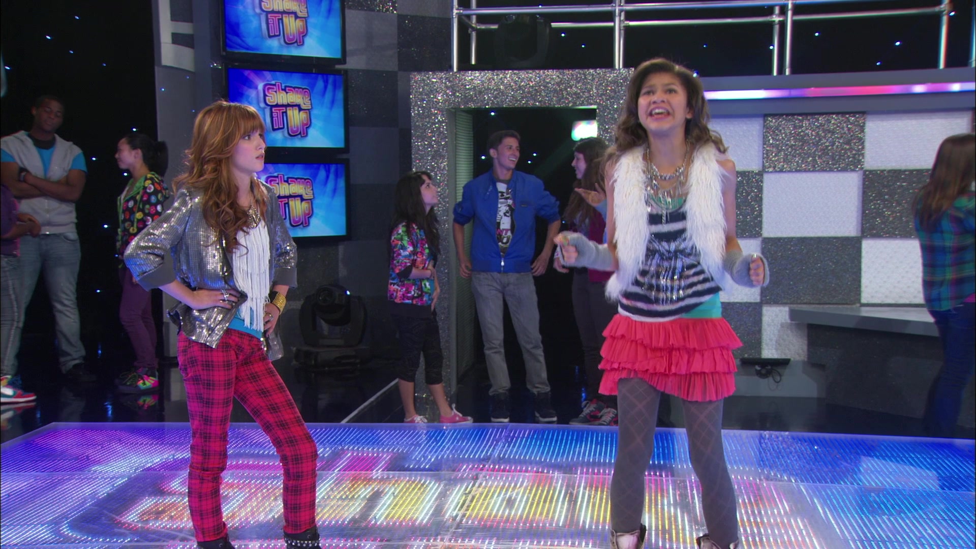 Shake_It_Up_S01E06_1080p_BTD_000341.jpg
