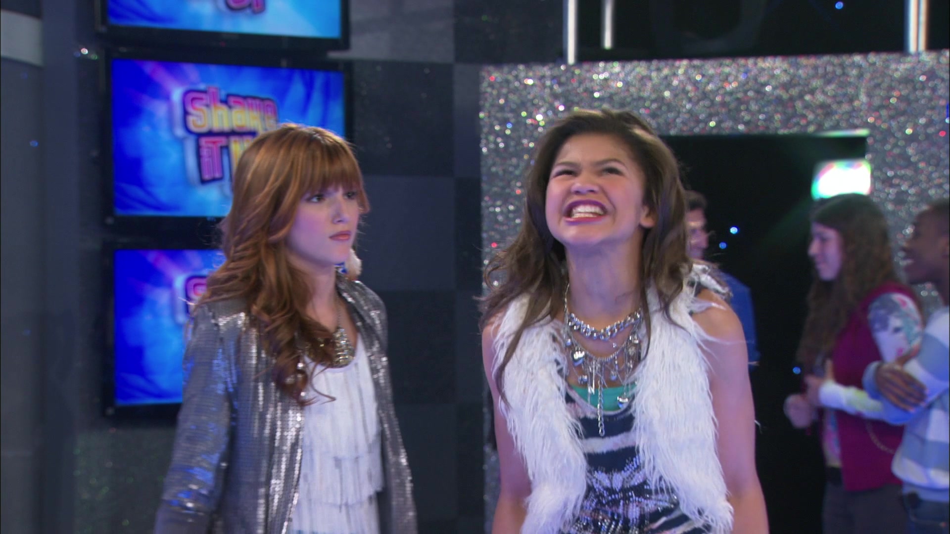 Shake_It_Up_S01E06_1080p_BTD_000386.jpg