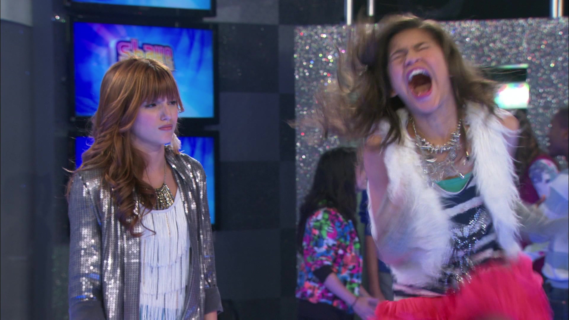 Shake_It_Up_S01E06_1080p_BTD_000389.jpg