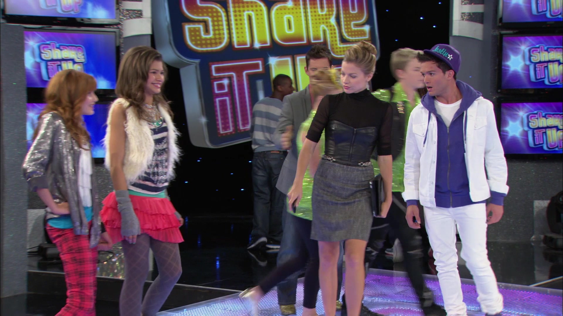 Shake_It_Up_S01E06_1080p_BTD_000755.jpg
