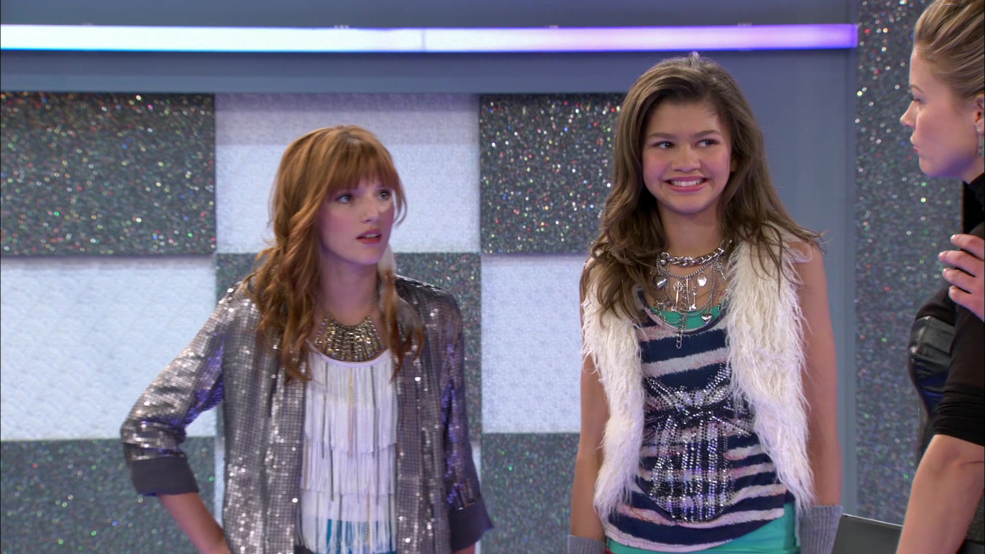 Shake_It_Up_S01E06_1080p_BTD_000761.jpg