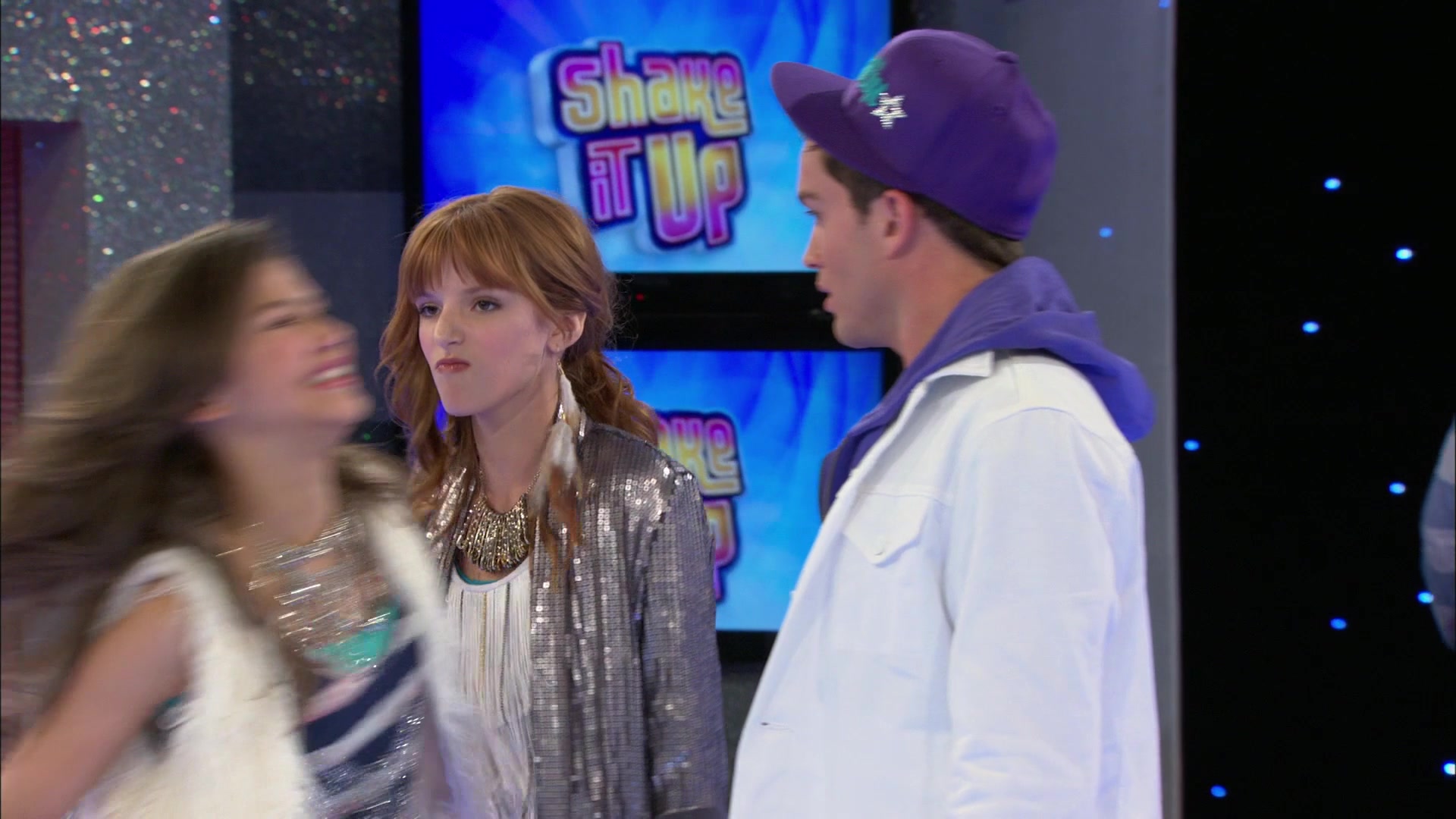 Shake_It_Up_S01E06_1080p_BTD_000821.jpg