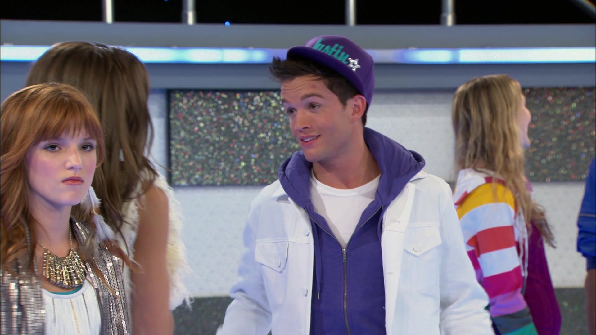 Shake_It_Up_S01E06_1080p_BTD_000824.jpg