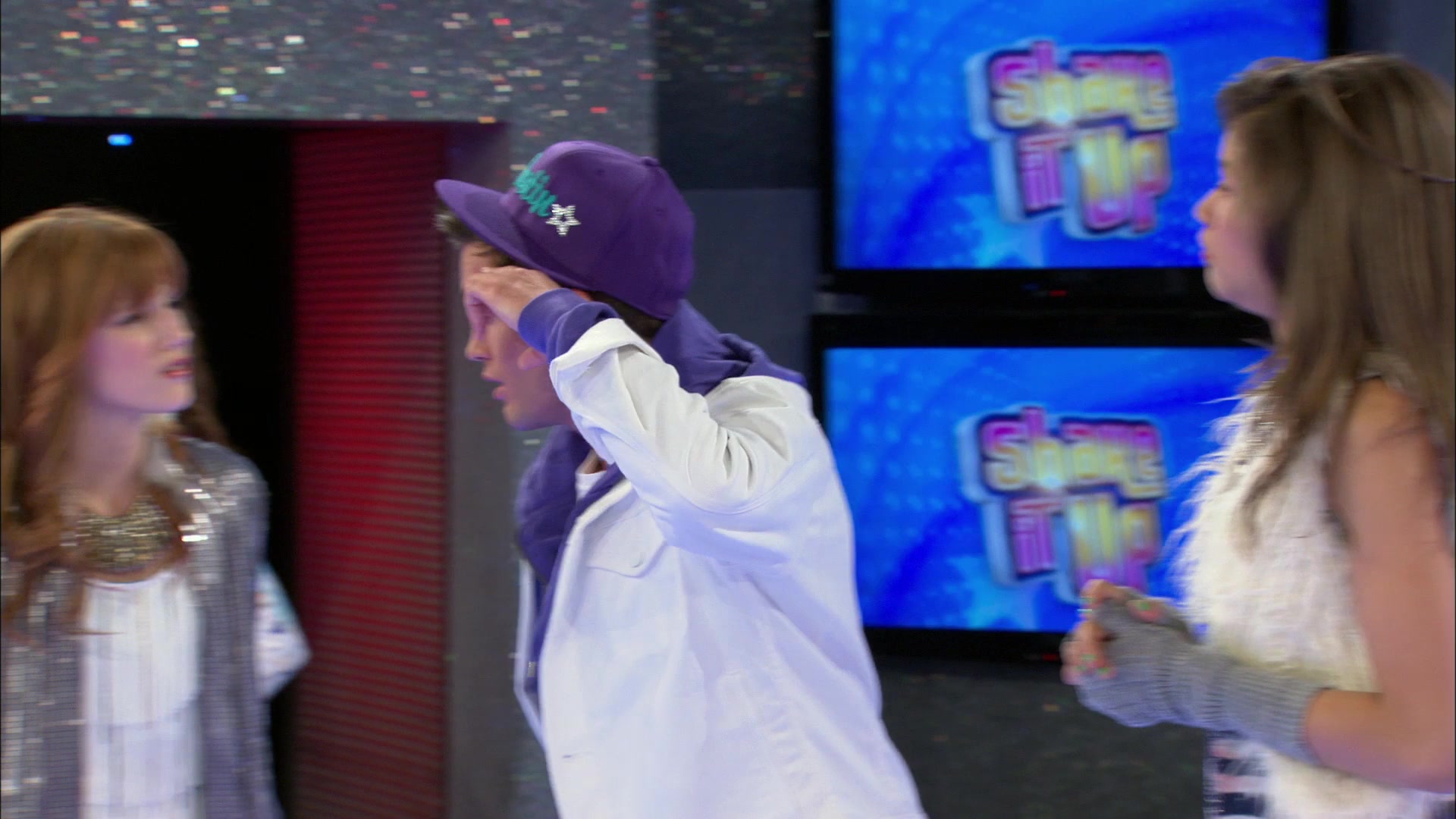 Shake_It_Up_S01E06_1080p_BTD_000876.jpg Shake_It_Up_S01E06_1080p_BTD_000876.jpg