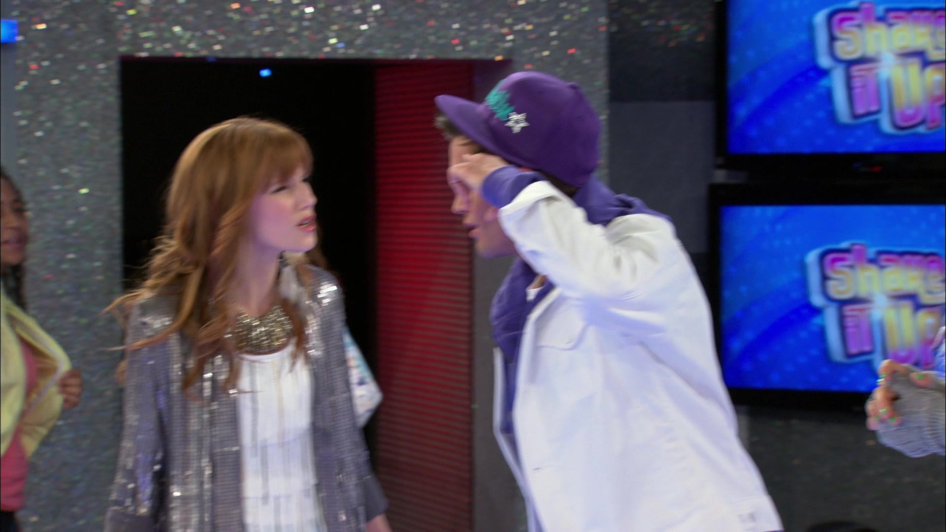 Shake_It_Up_S01E06_1080p_BTD_000877.jpg