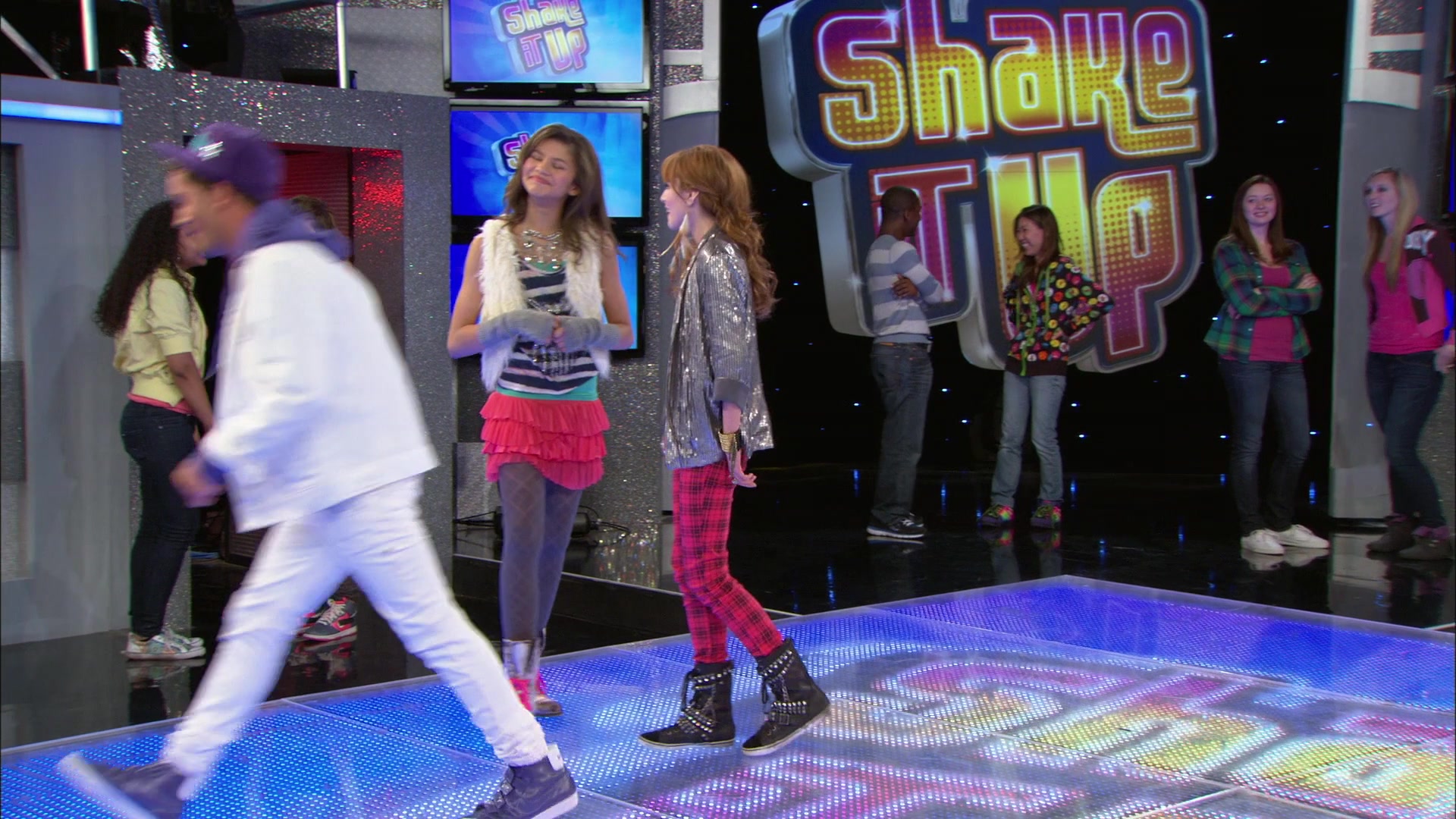 Shake_It_Up_S01E06_1080p_BTD_000931.jpg Shake_It_Up_S01E06_1080p_BTD_000931.jpg