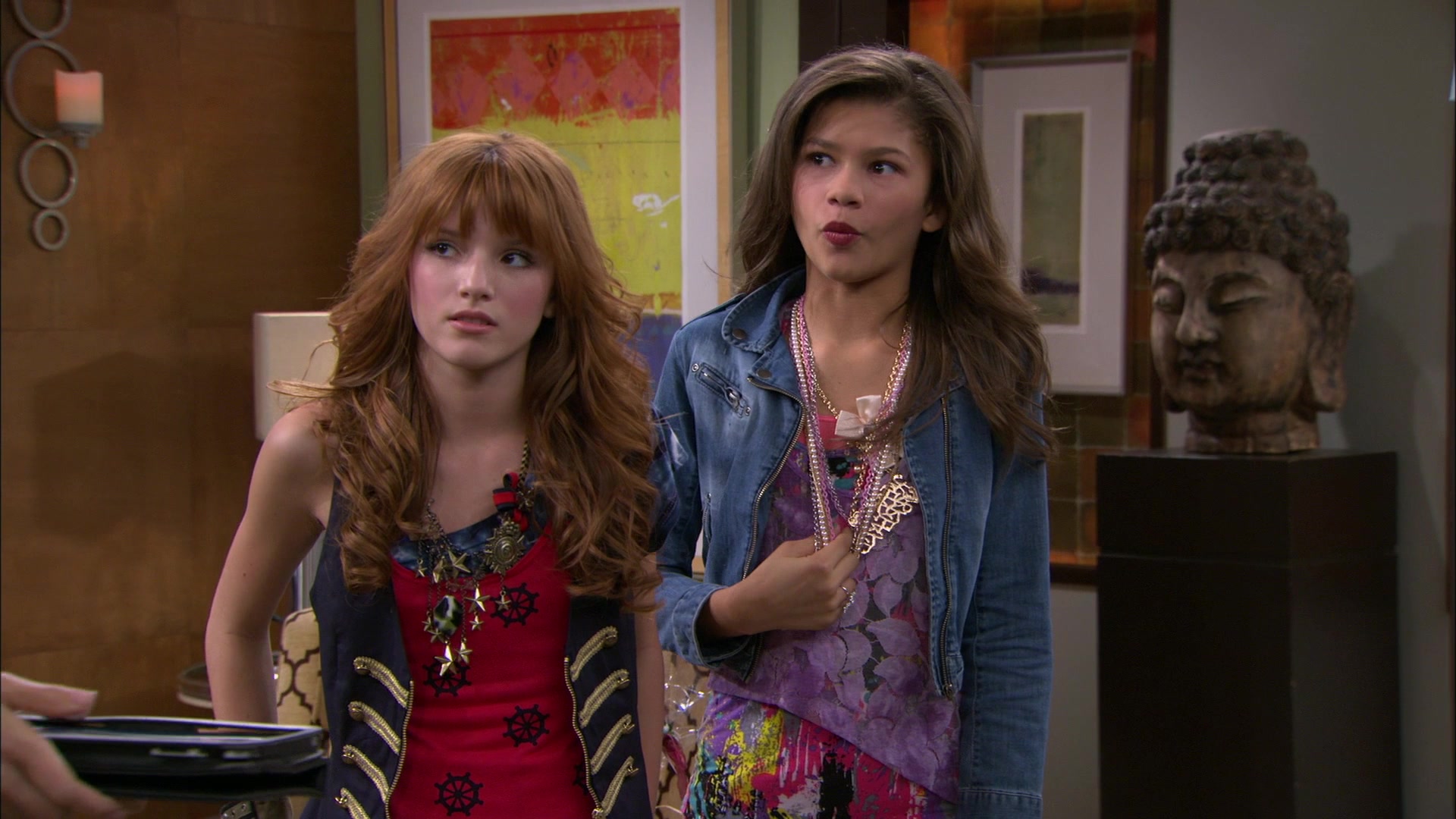 Shake_It_Up_S01E06_1080p_BTD_001155.jpg