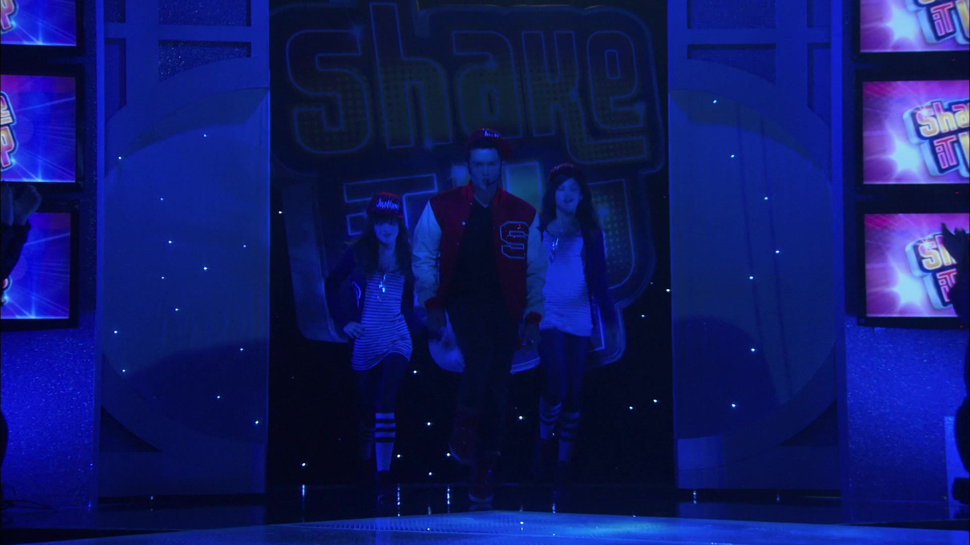 Shake_It_Up_S01E06_1080p_BTD_002050.jpg