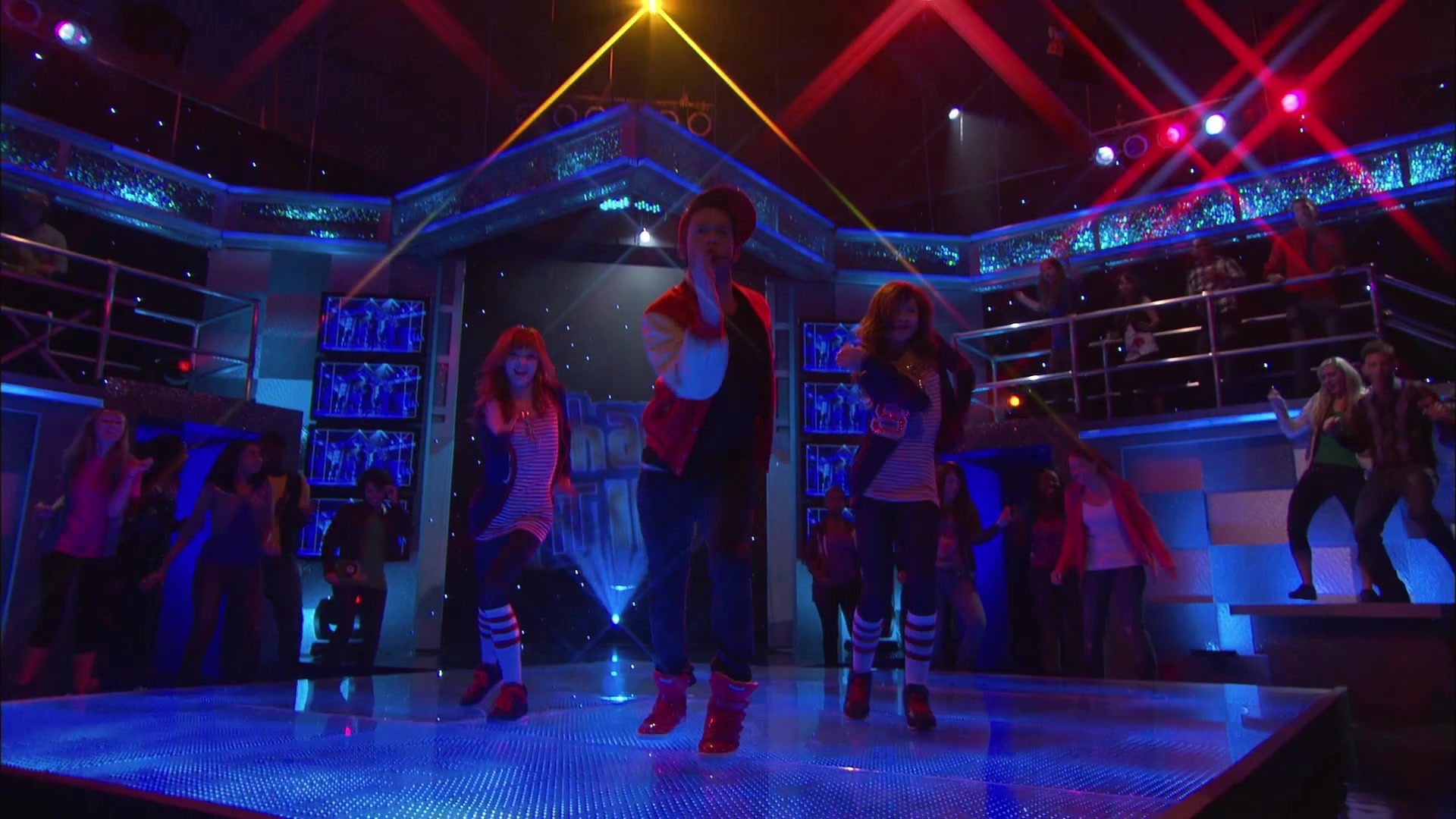 Shake_It_Up_S01E06_1080p_BTD_002064.jpg