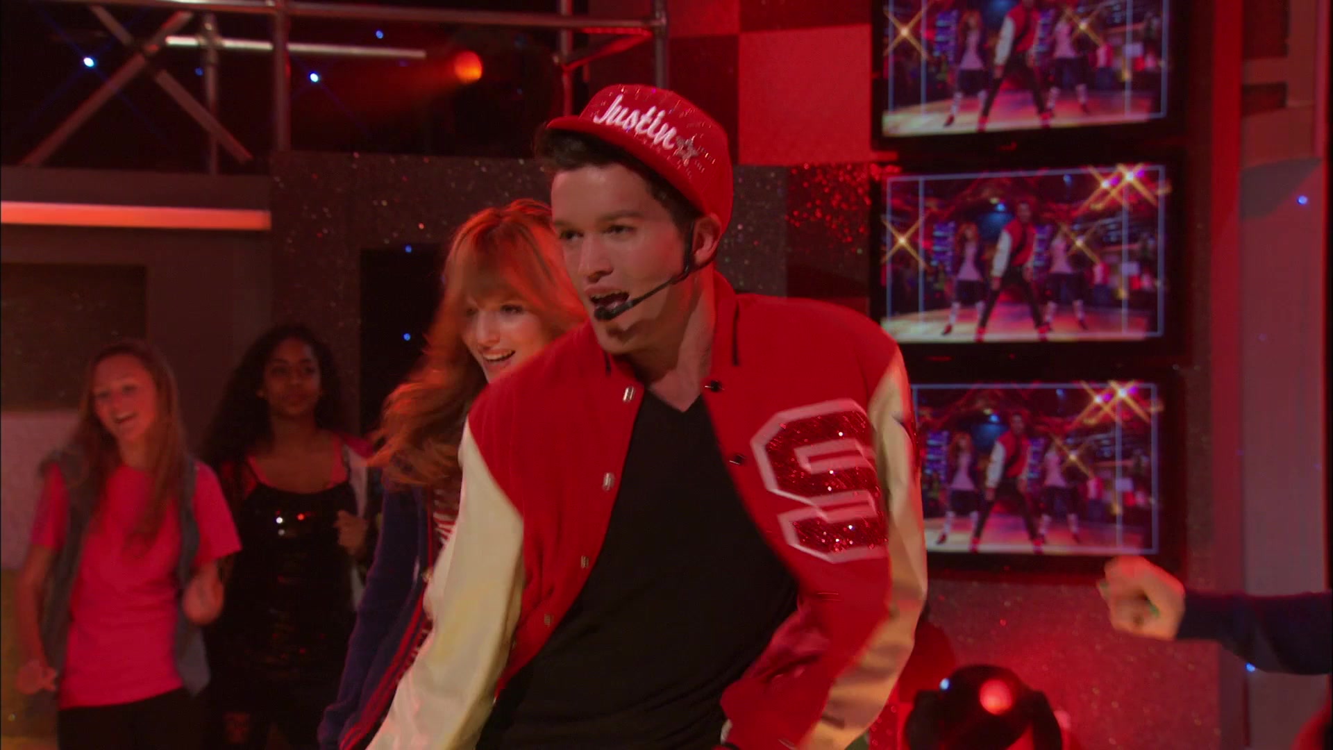 Shake_It_Up_S01E06_1080p_BTD_002076.jpg