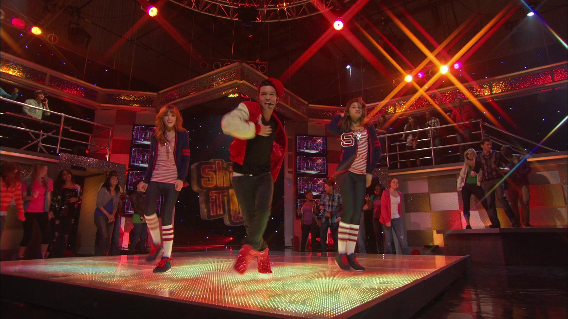 Shake_It_Up_S01E06_1080p_BTD_002113.jpg
