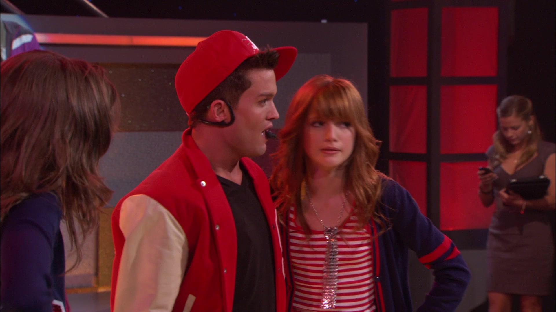 Shake_It_Up_S01E06_1080p_BTD_002200.jpg