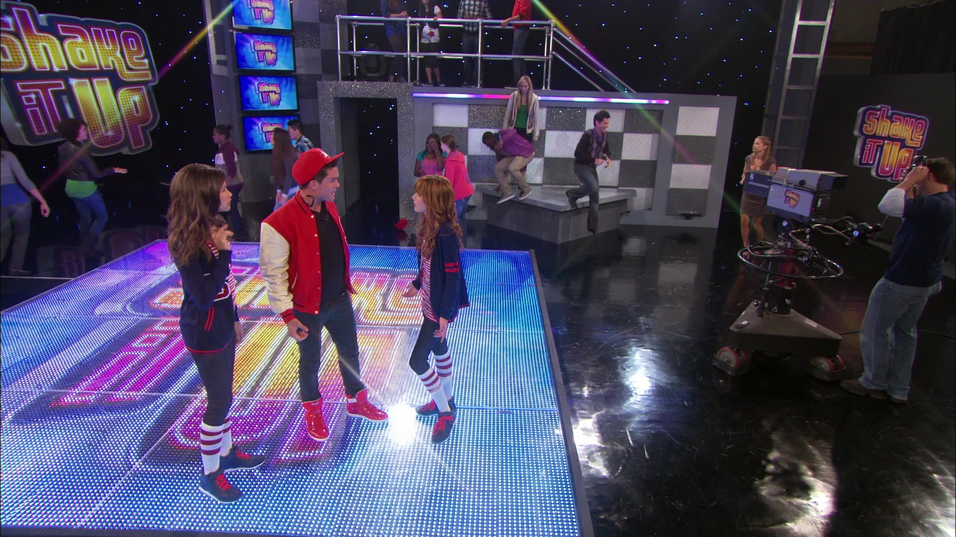 Shake_It_Up_S01E06_1080p_BTD_002233.jpg Shake_It_Up_S01E06_1080p_BTD_002233.jpg