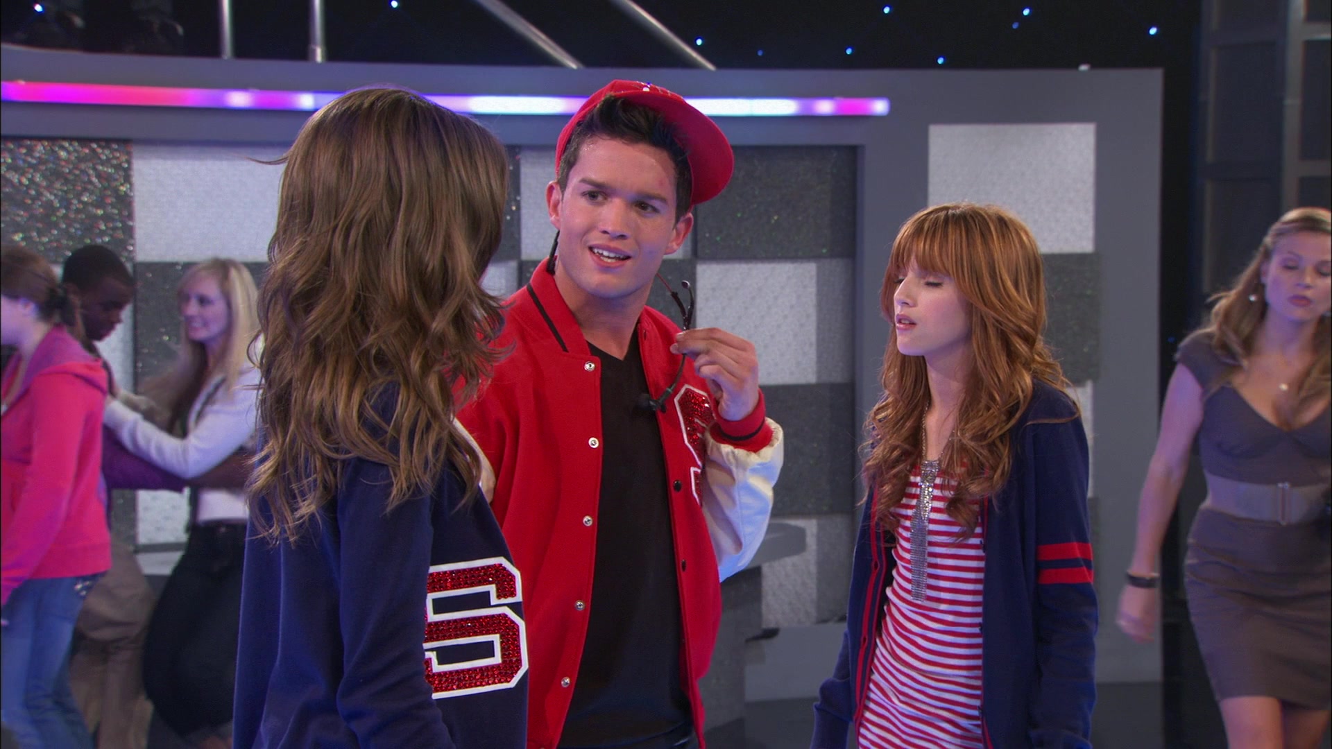 Shake_It_Up_S01E06_1080p_BTD_002238.jpg