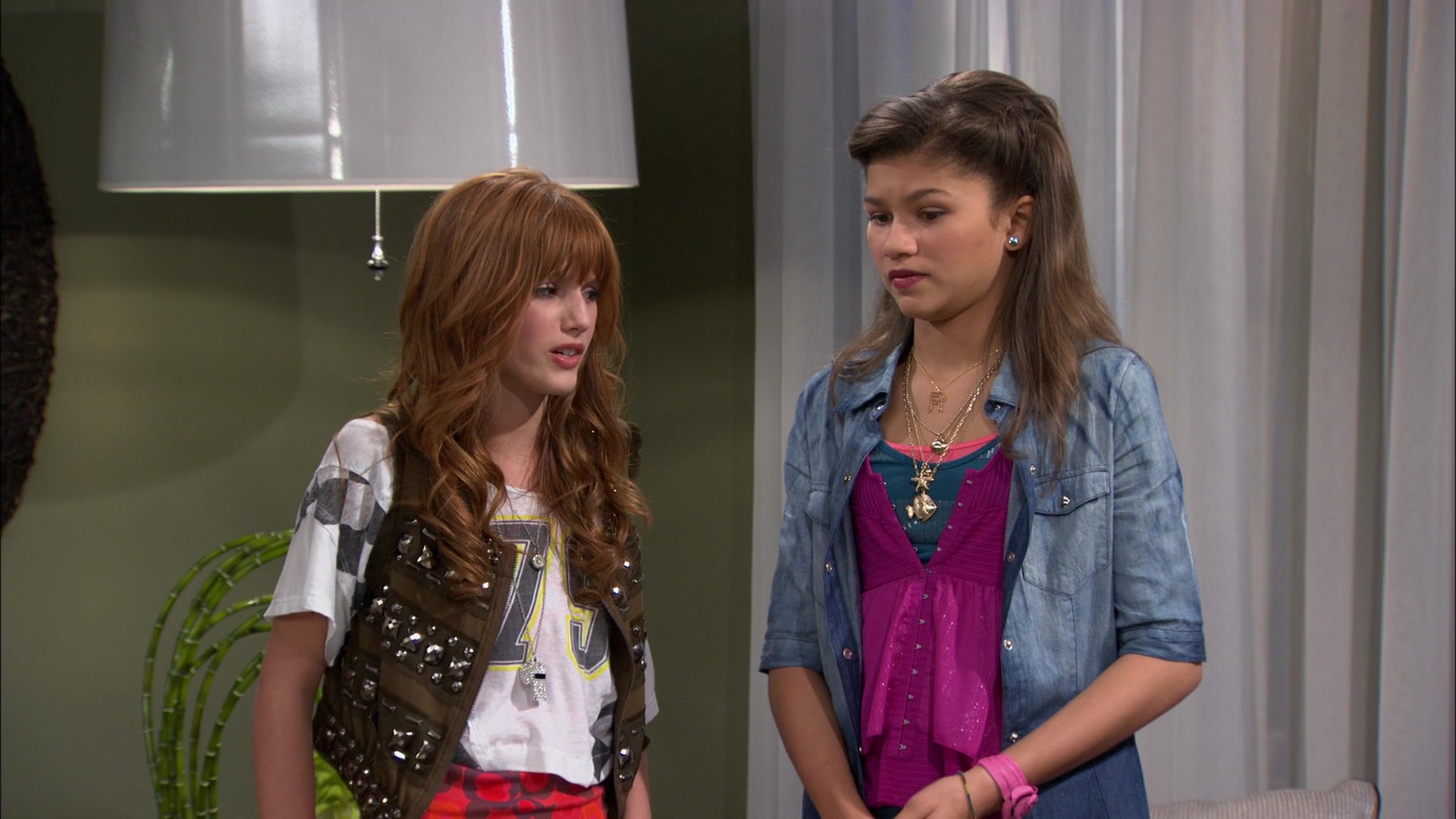 Shake_It_Up_S01E06_1080p_BTD_002686.jpg Shake_It_Up_S01E06_1080p_BTD_002686.jpg