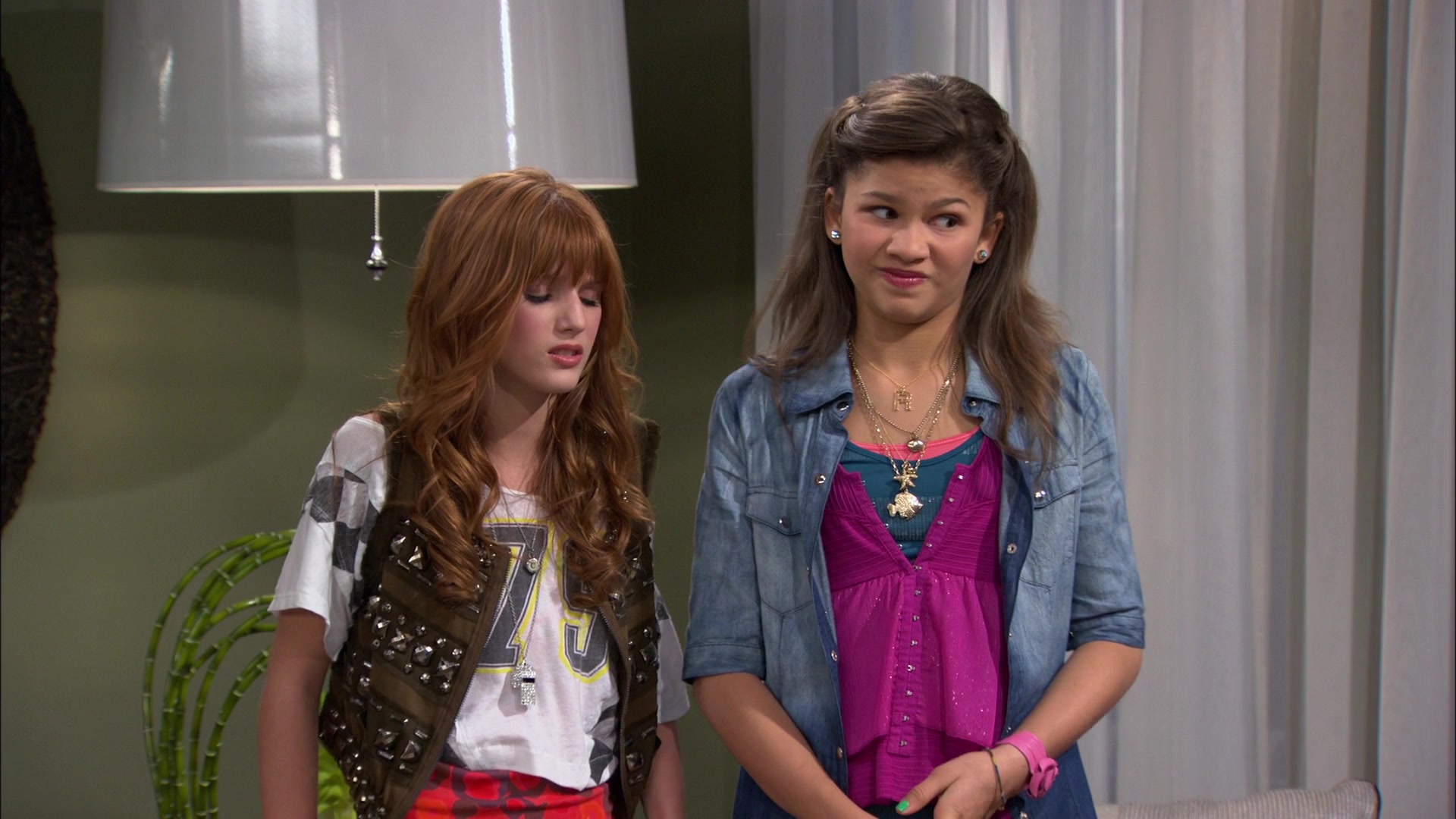 Shake_It_Up_S01E06_1080p_BTD_002688.jpg
