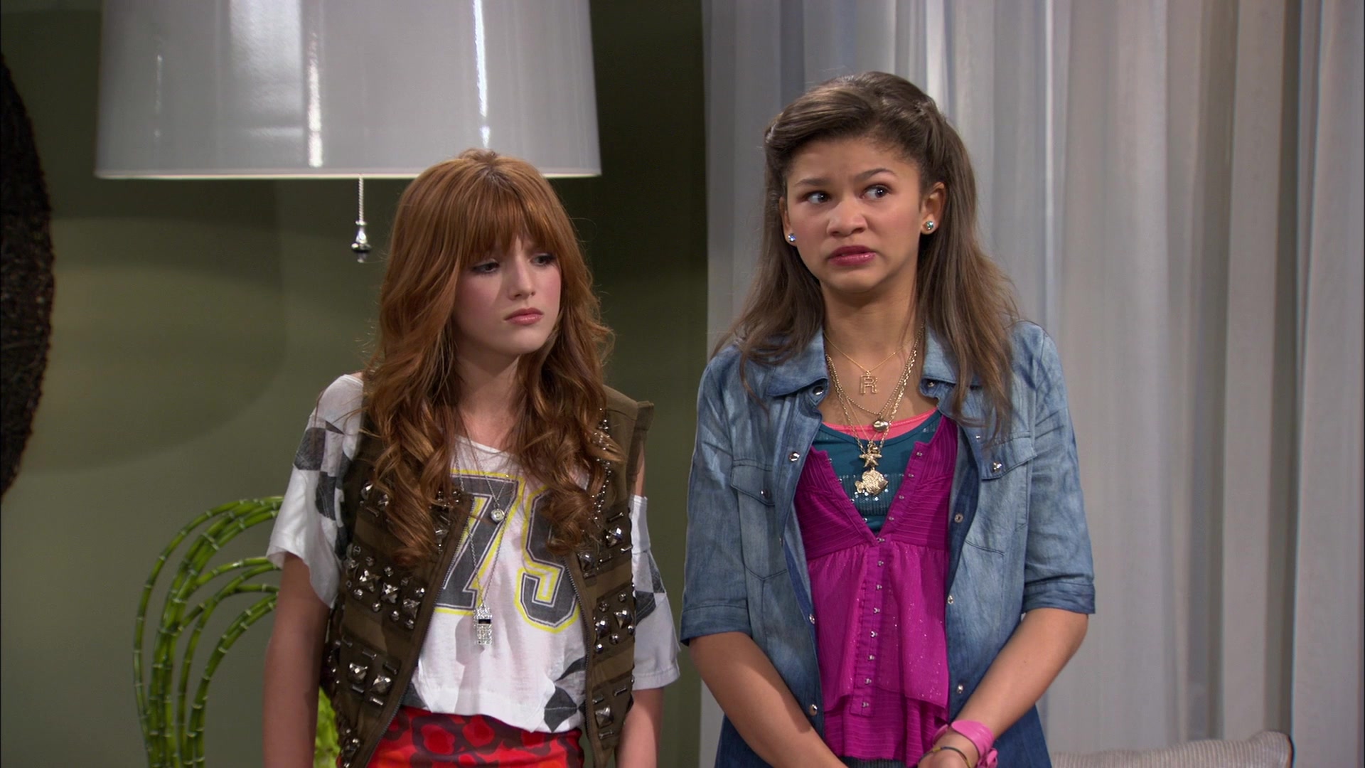 Shake_It_Up_S01E06_1080p_BTD_002706.jpg Shake_It_Up_S01E06_1080p_BTD_002706.jpg