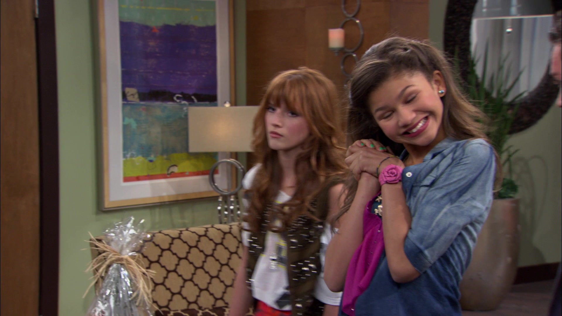 Shake_It_Up_S01E06_1080p_BTD_002815.jpg Shake_It_Up_S01E06_1080p_BTD_002815.jpg