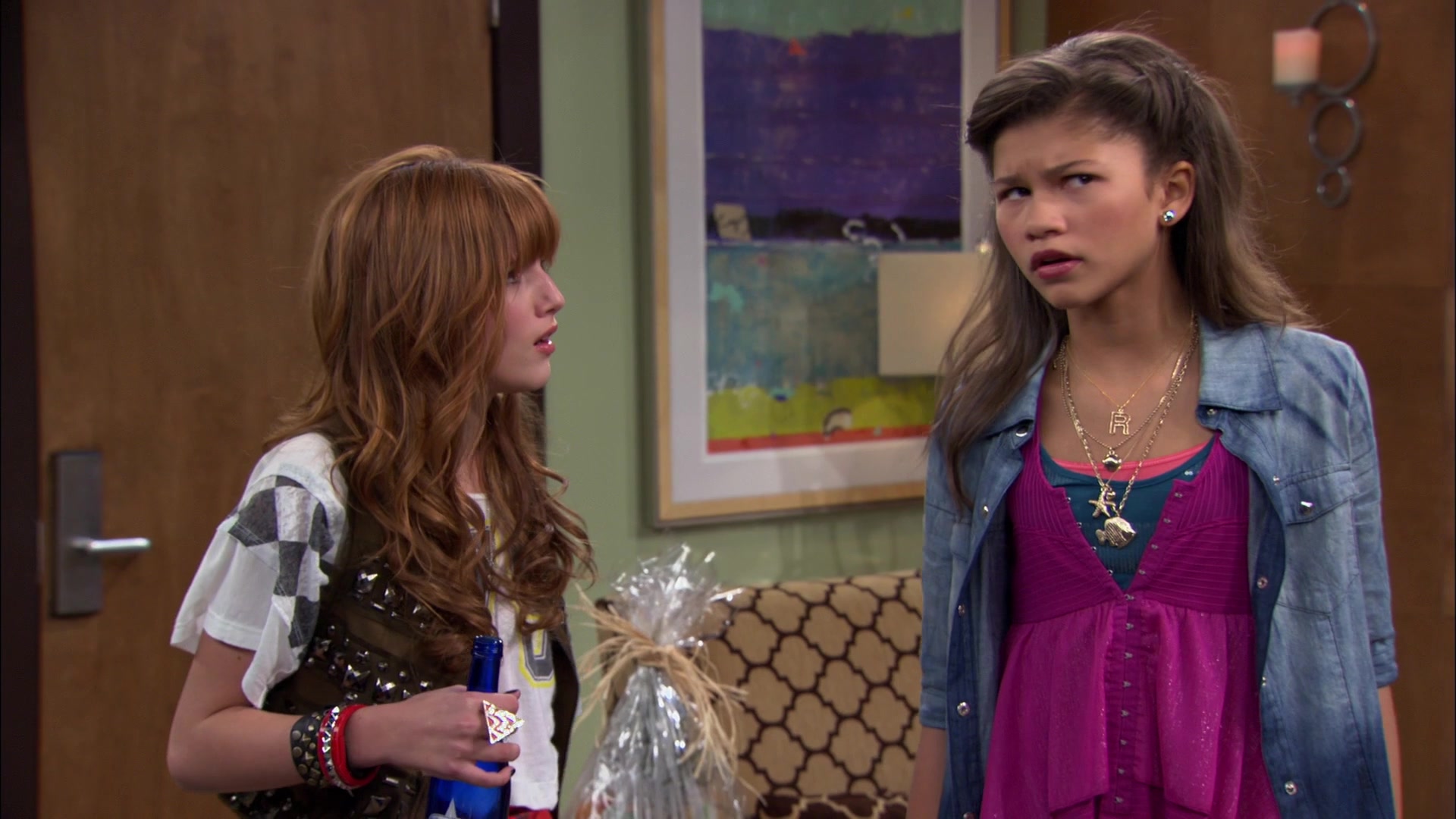 Shake_It_Up_S01E06_1080p_BTD_002877.jpg