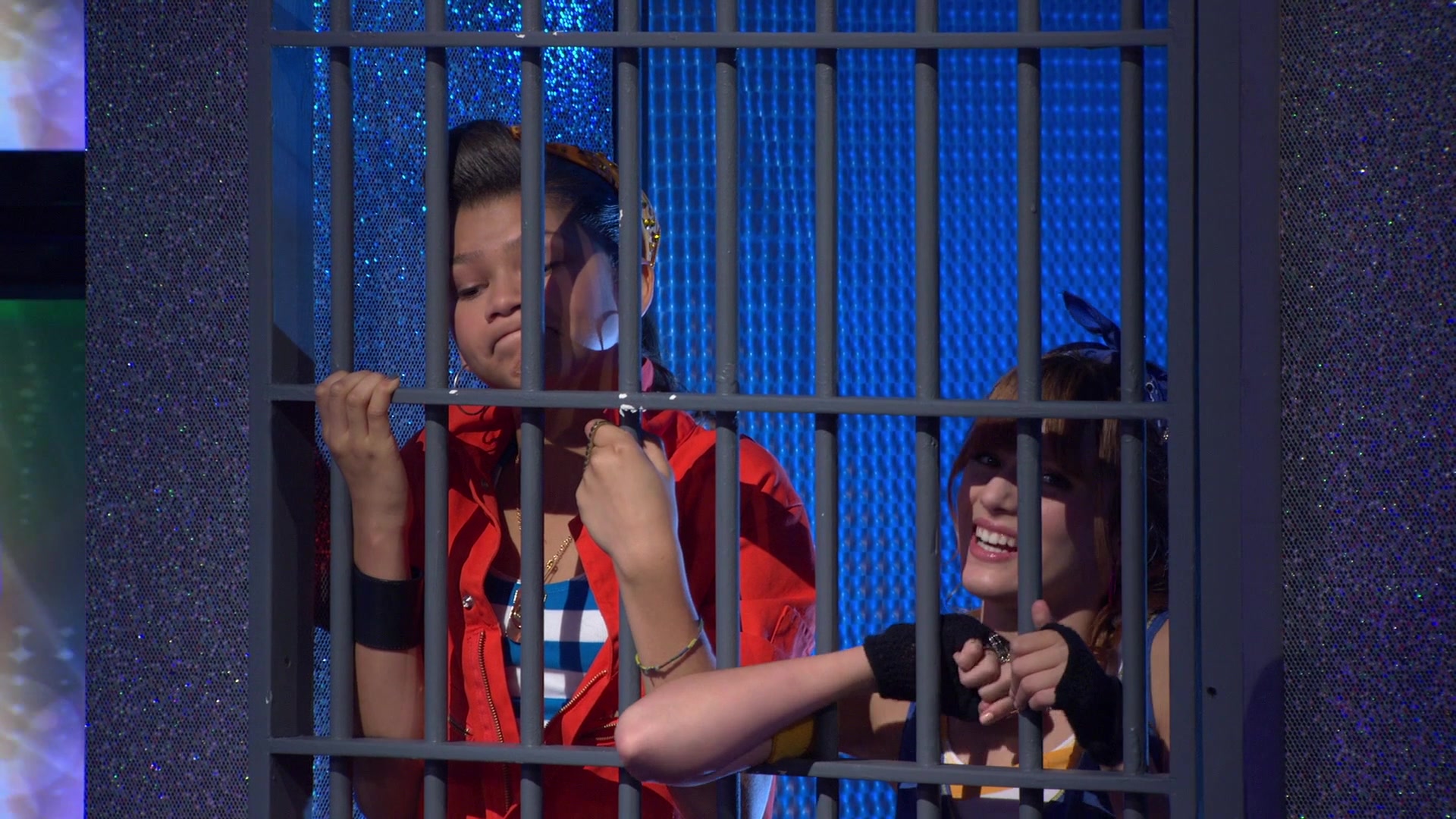 Shake_It_Up_S01E07_1080p_BTD_000208.jpg
