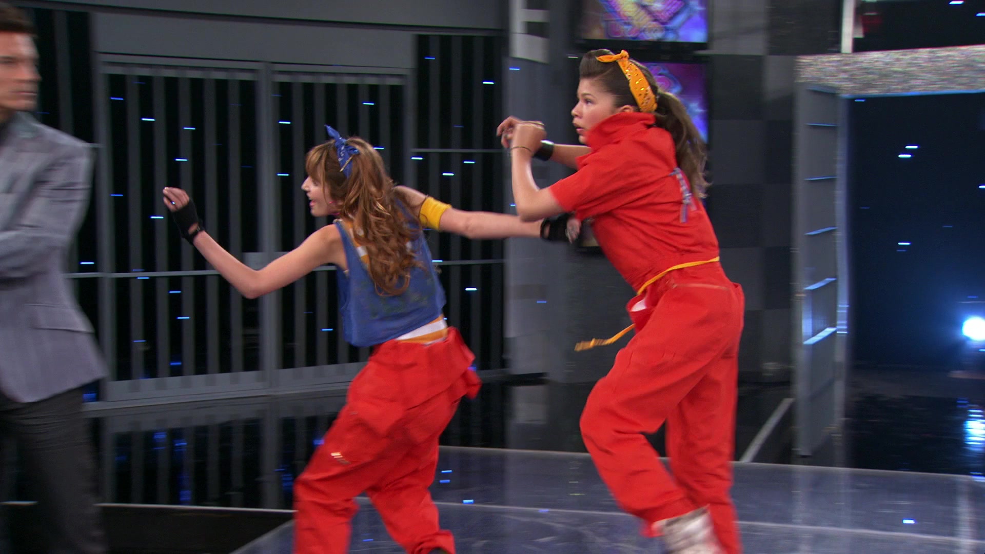 Shake_It_Up_S01E07_1080p_BTD_000340.jpg