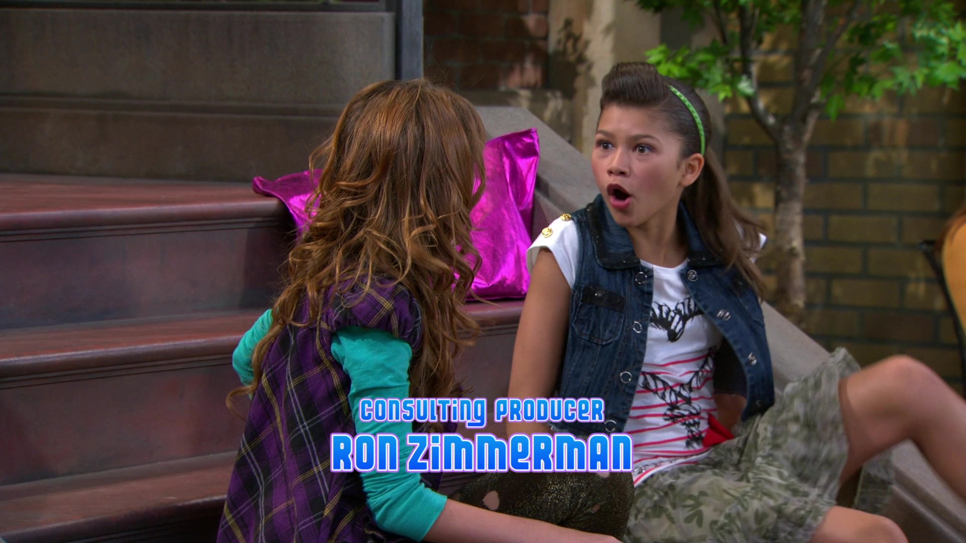 Shake_It_Up_S01E07_1080p_BTD_000590.jpg