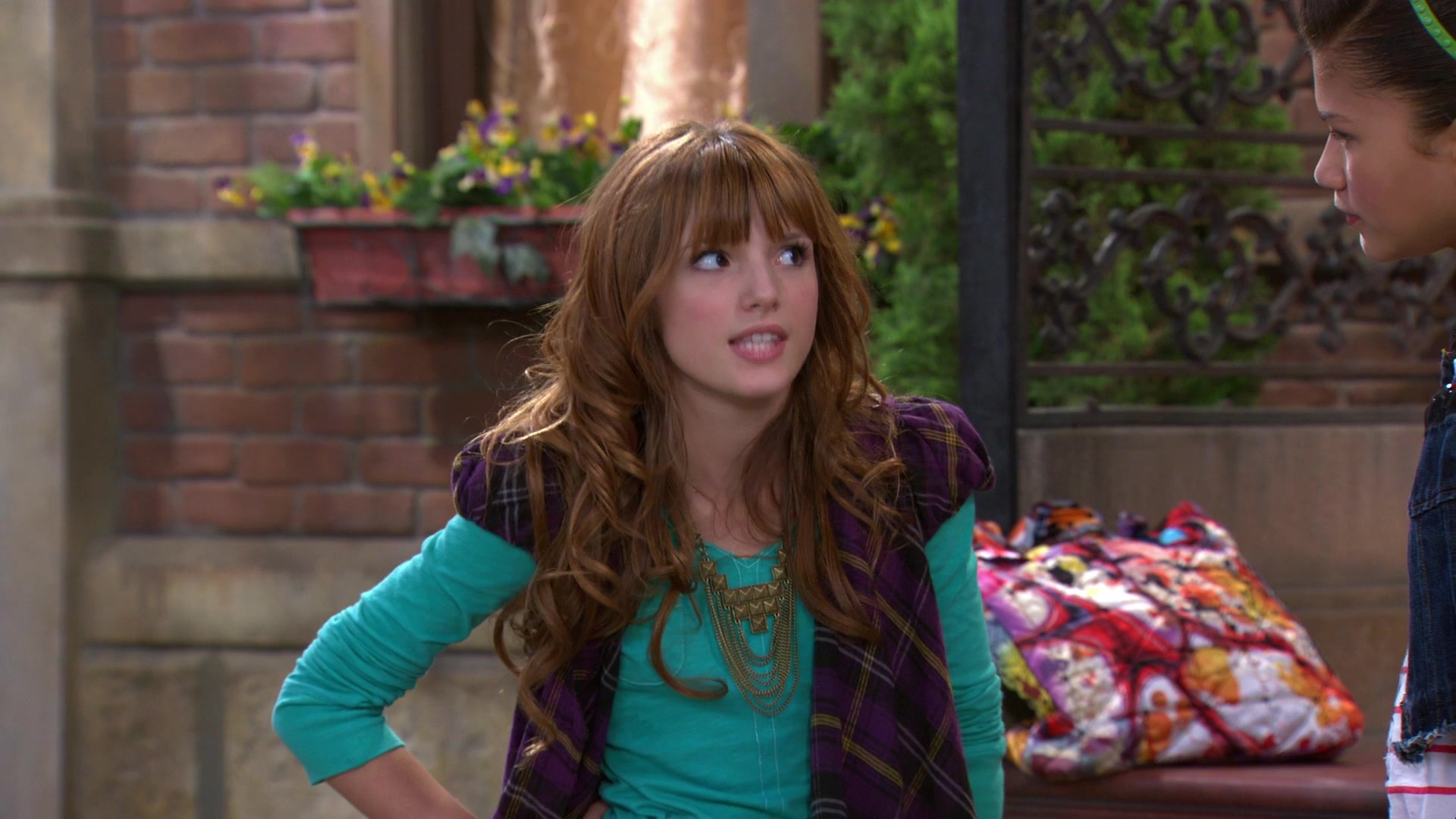 Shake_It_Up_S01E07_1080p_BTD_000692.jpg