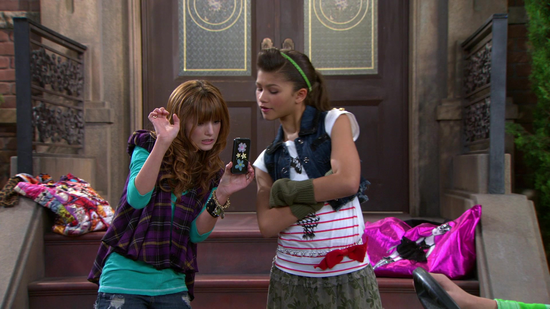 Shake_It_Up_S01E07_1080p_BTD_000817.jpg