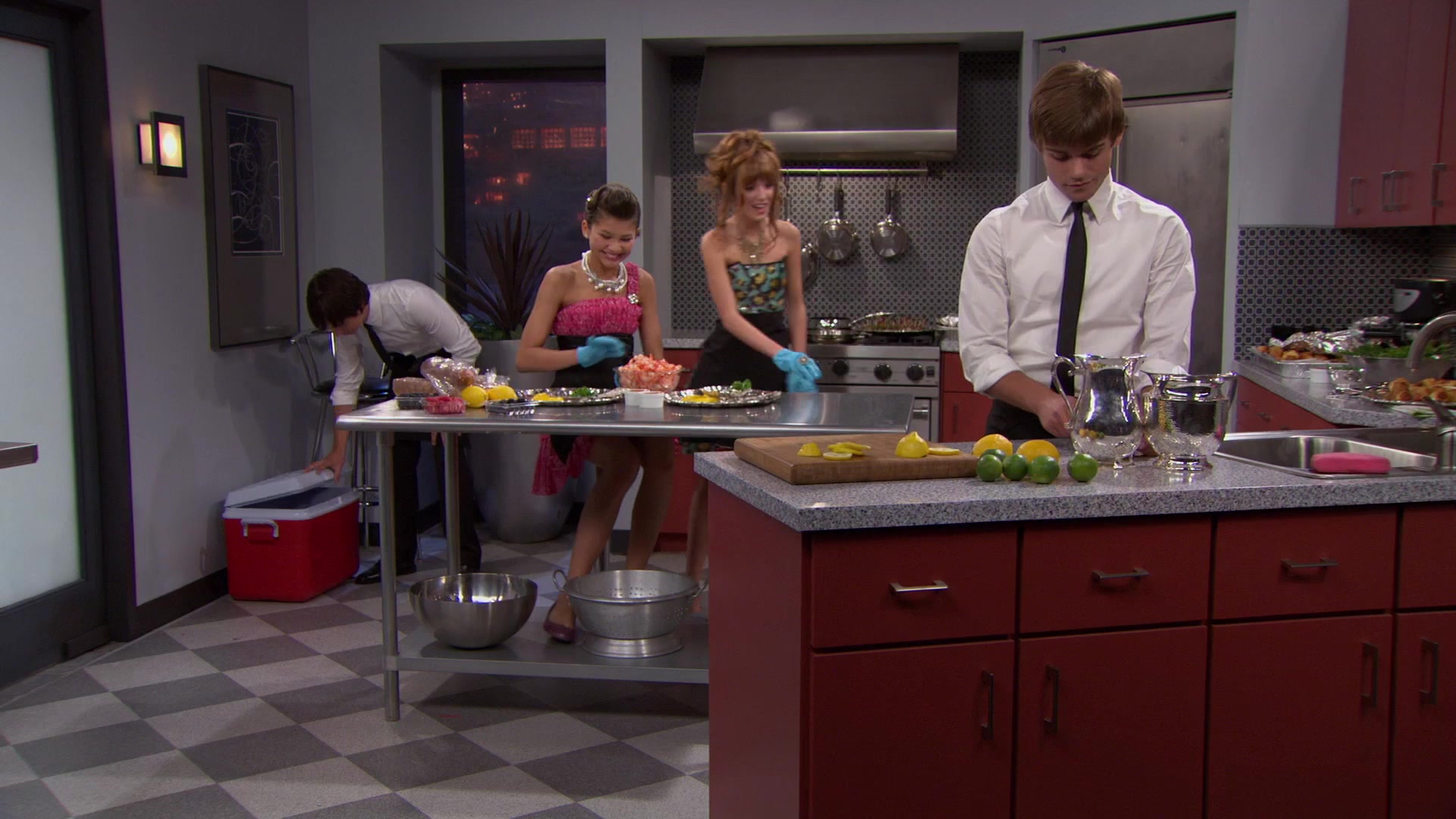 Shake_It_Up_S01E07_1080p_BTD_001524.jpg