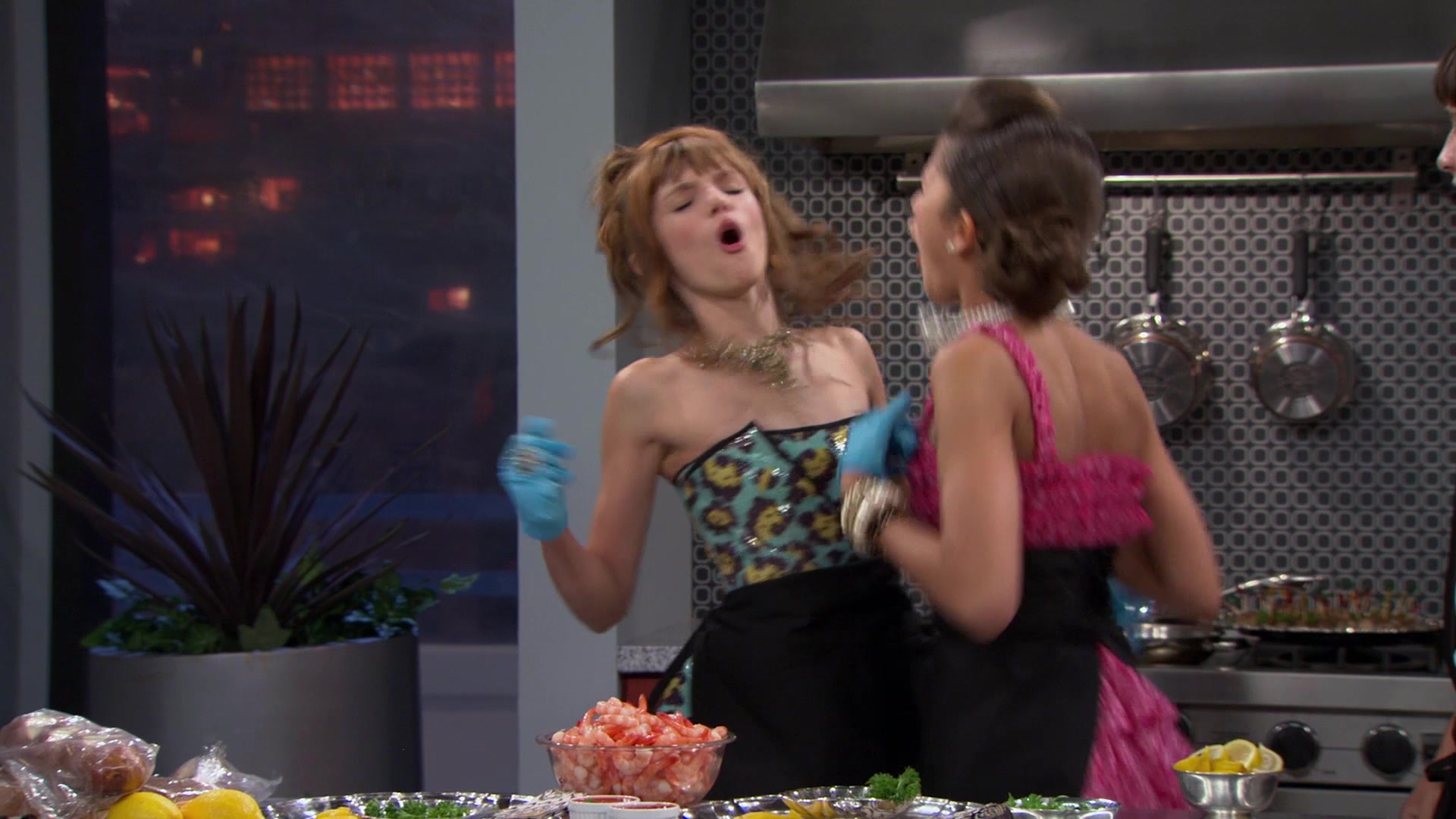 Shake_It_Up_S01E07_1080p_BTD_001633.jpg