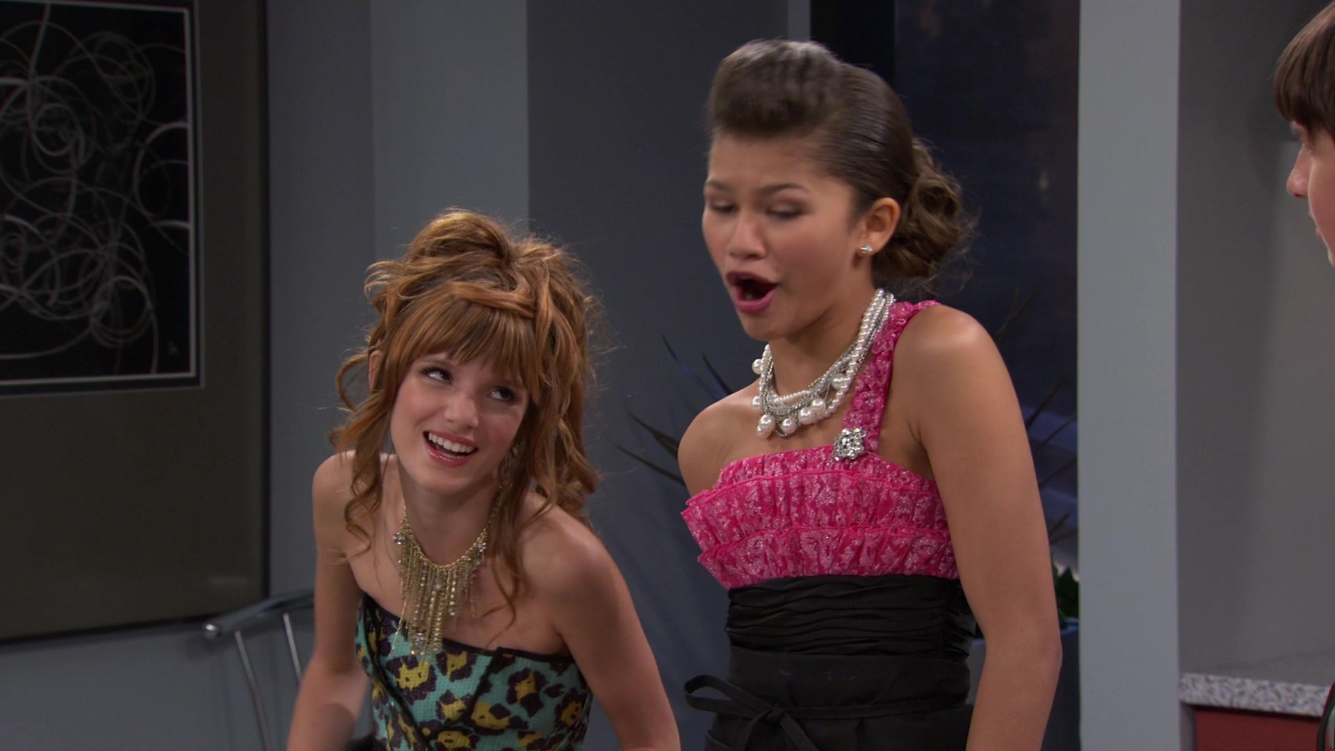 Shake_It_Up_S01E07_1080p_BTD_001654.jpg