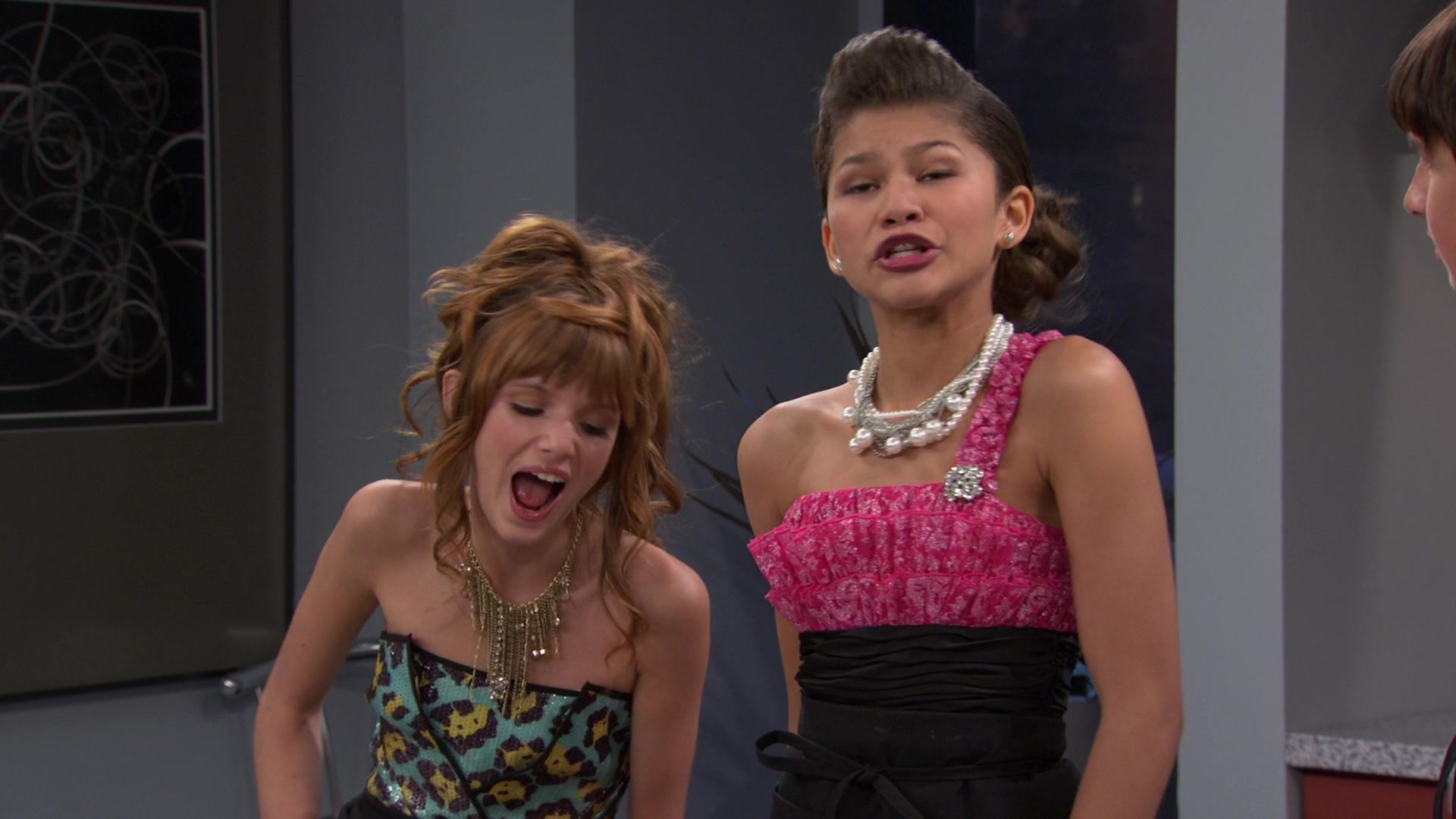 Shake_It_Up_S01E07_1080p_BTD_001655.jpg
