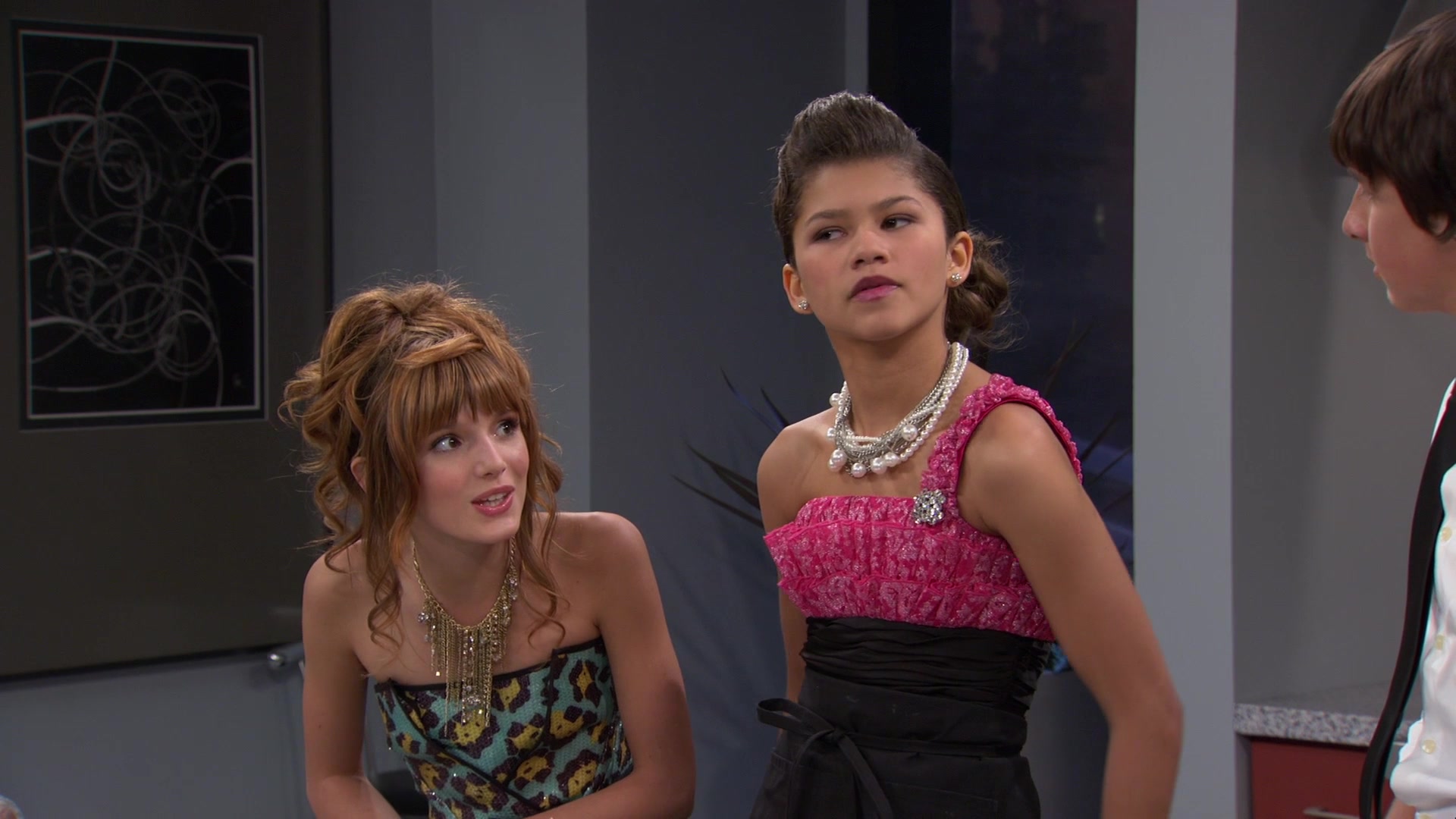 Shake_It_Up_S01E07_1080p_BTD_001694.jpg